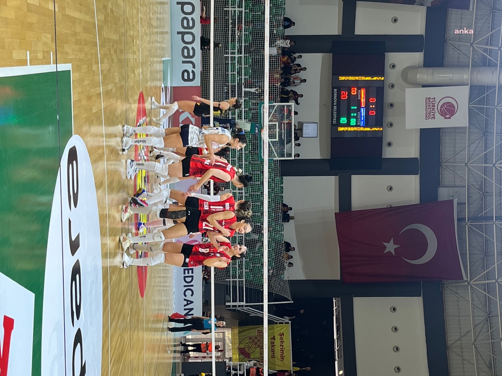 Bozüyük Belediyesi Kadın Voleybol Takımı, Papara Göztepe ile karşı karşıya geldi