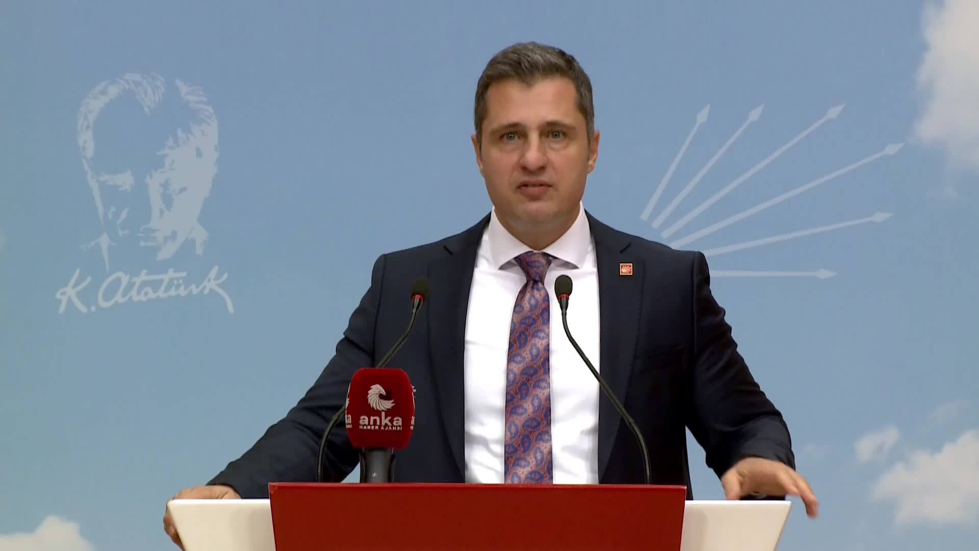 Deniz Yücel: “Özgür Özel’in Doğu ziyaretleri öncesinde, Selahattin Demirtaş ile bir araya gelmesi oldukça önemli”