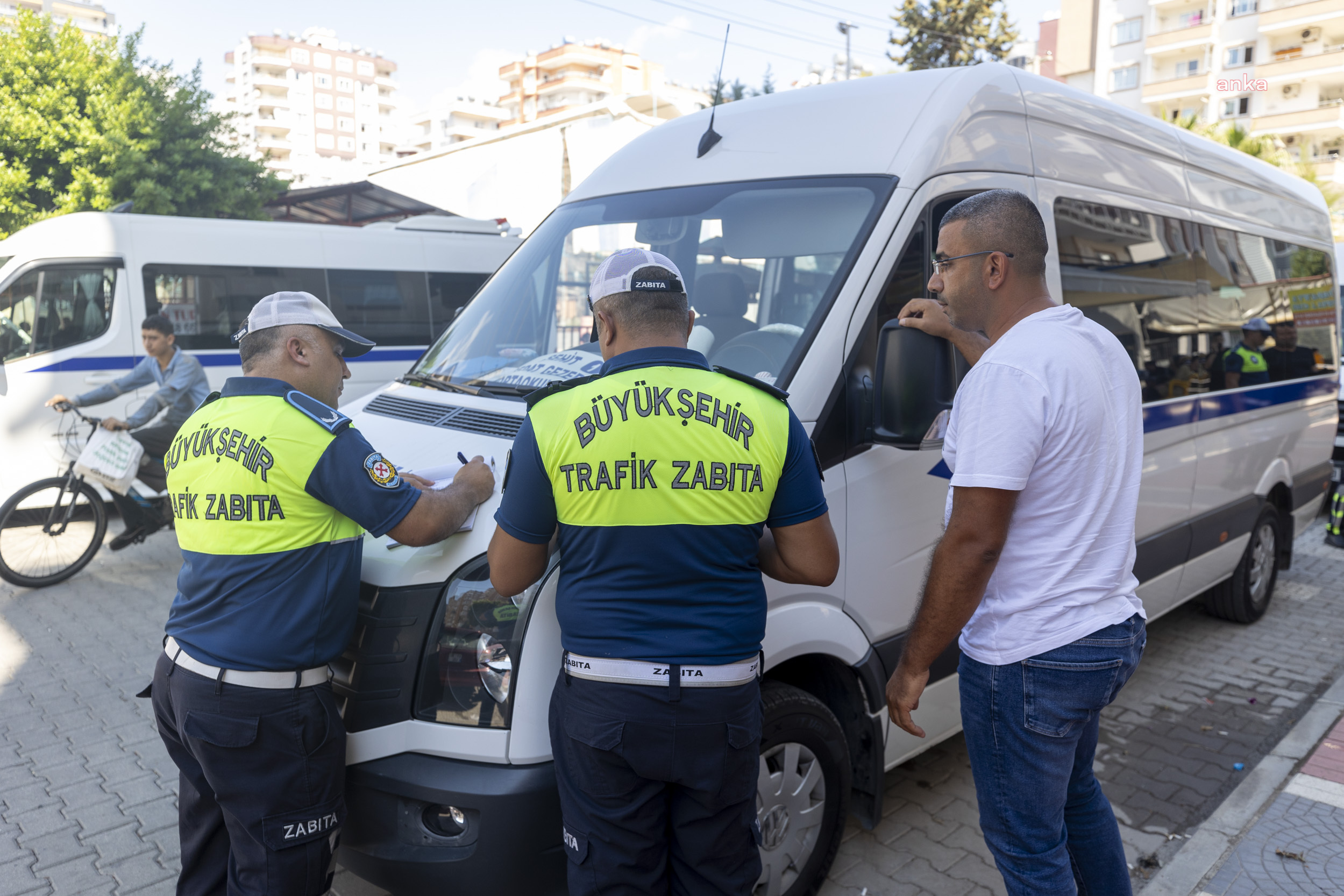 Mersin Büyükşehir Belediyesi, okul servislerini denetliyor