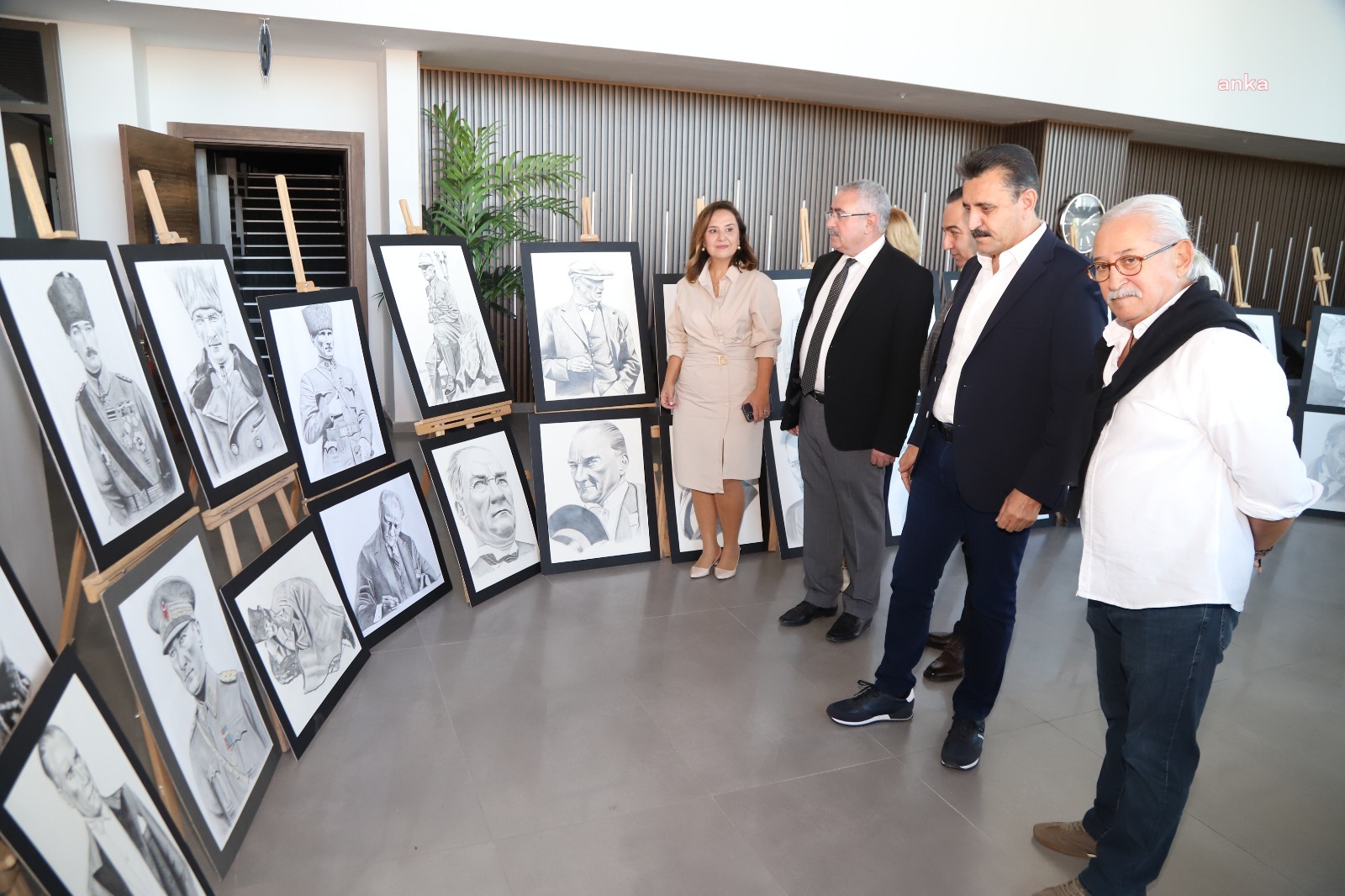 Cumhuriyet'in 101. yılında Dikili’de “Sarı Saçlı Mavi Gözlüm” sergisi