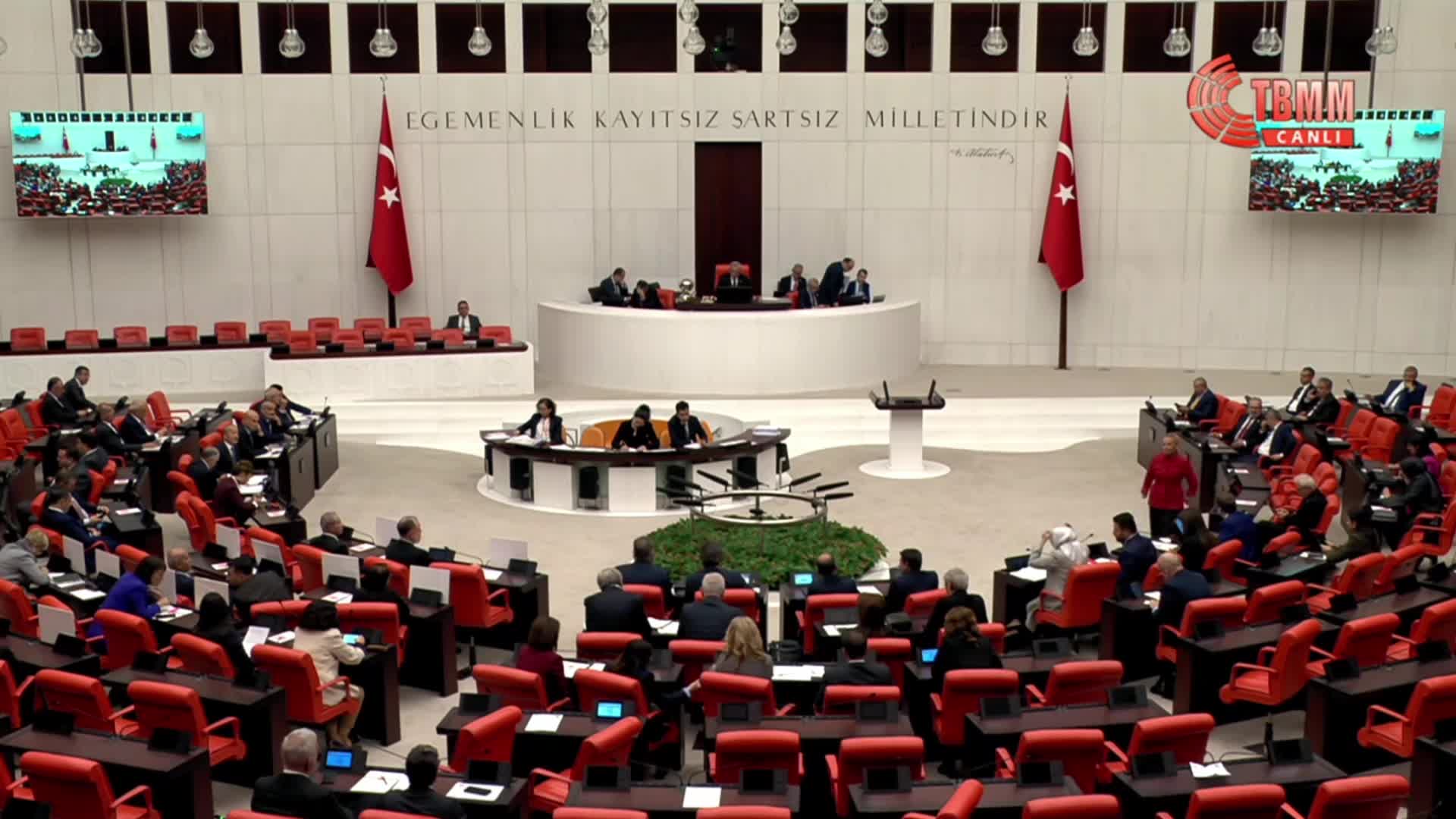 Meclis'te FETÖ tartışması... Murat Emir: "AKP iktidarı Fetullah Gülen'i asla Amerika'dan getirmek istemedi. Fetullah Gülen gelseydi bu darbenin siyasi ayağını sormak zorunda kalacaklardı"