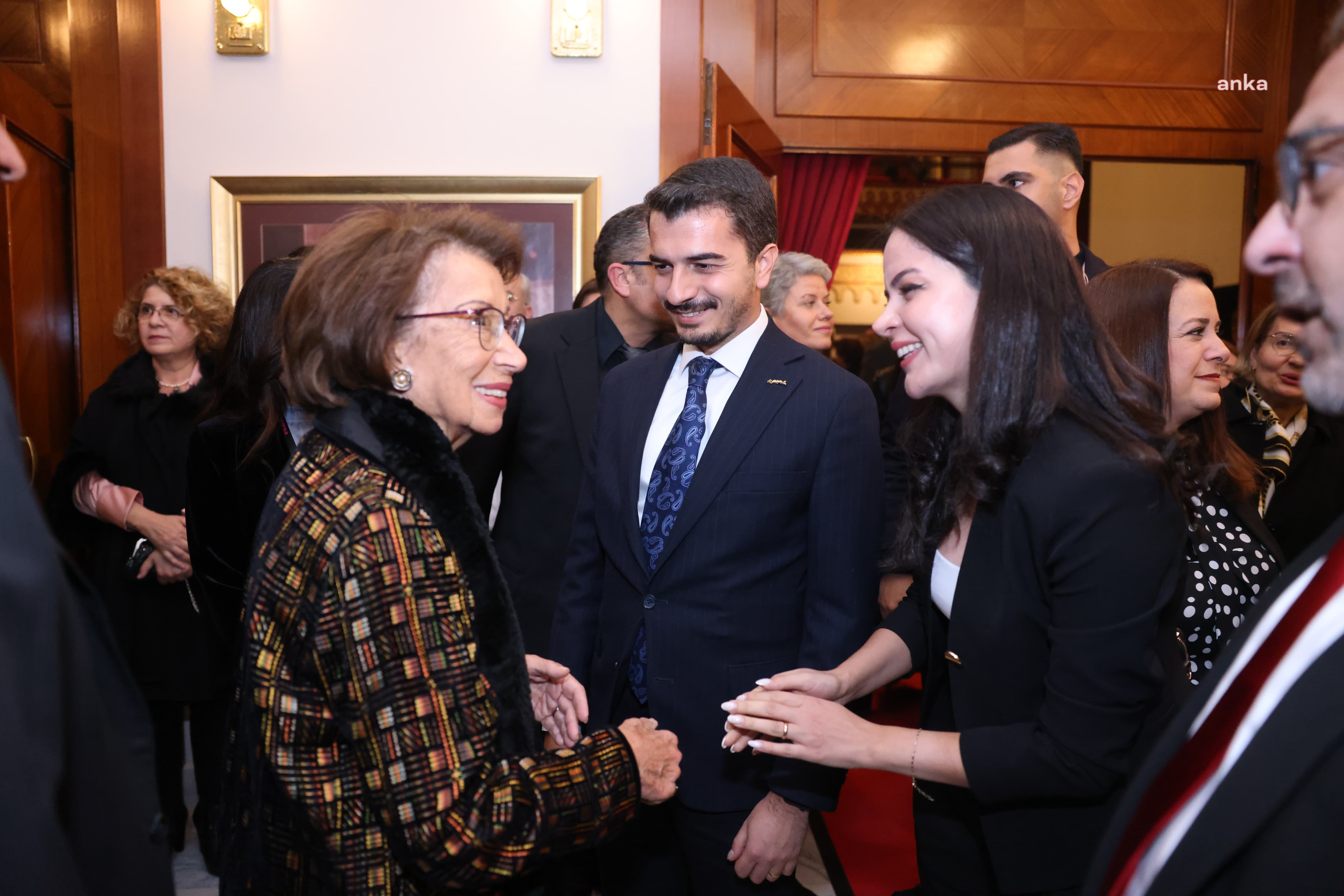 Çankaya Belediye Başkanı Güner, "Bir Cumhuriyet Şarkısı"nın galasına katıldı
