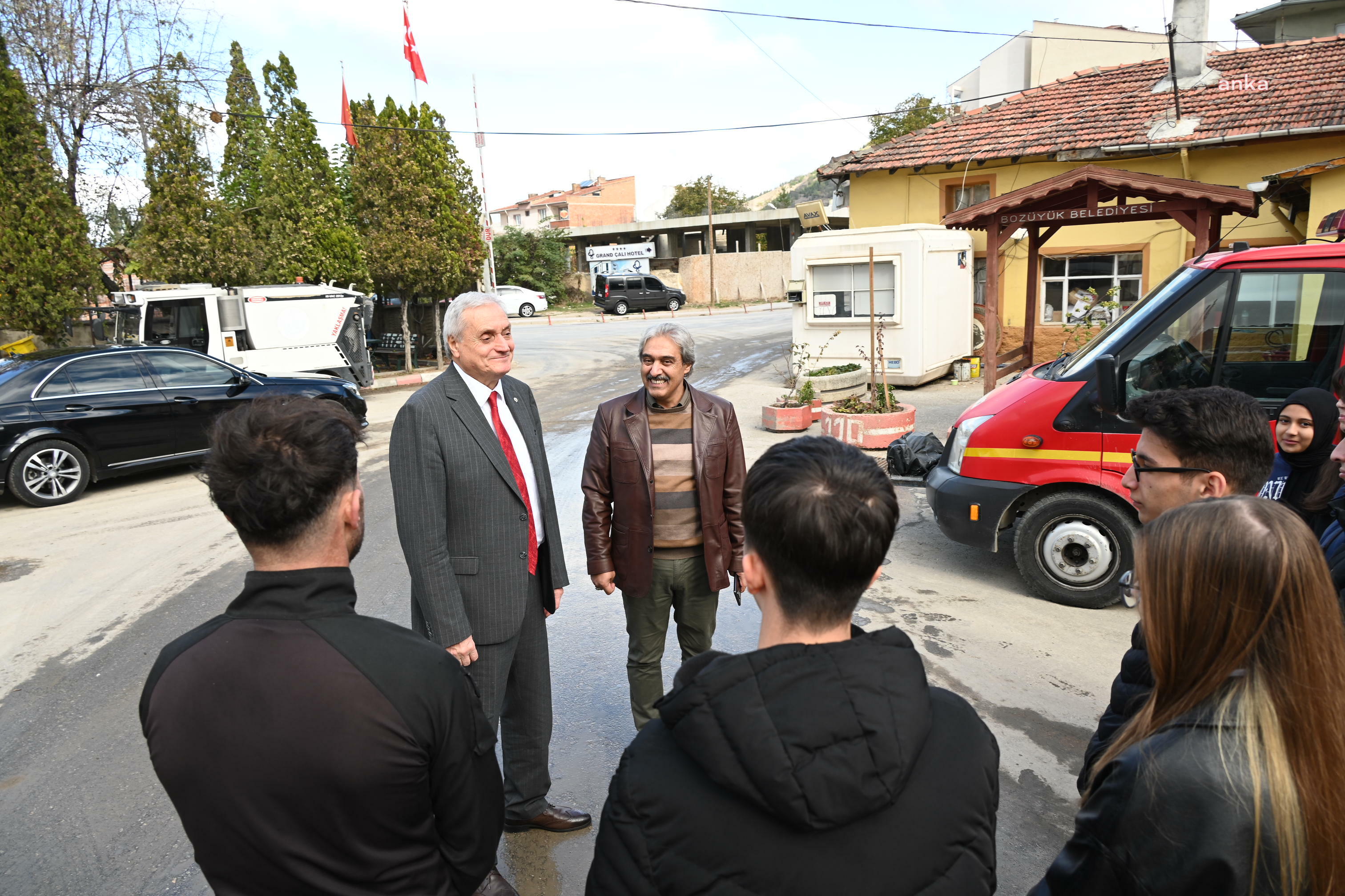 Bozüyük Belediyesi İtfaiye Müdürlüğü, Afetlere Hazırlık Kulübü öğrencilerini ağırladı