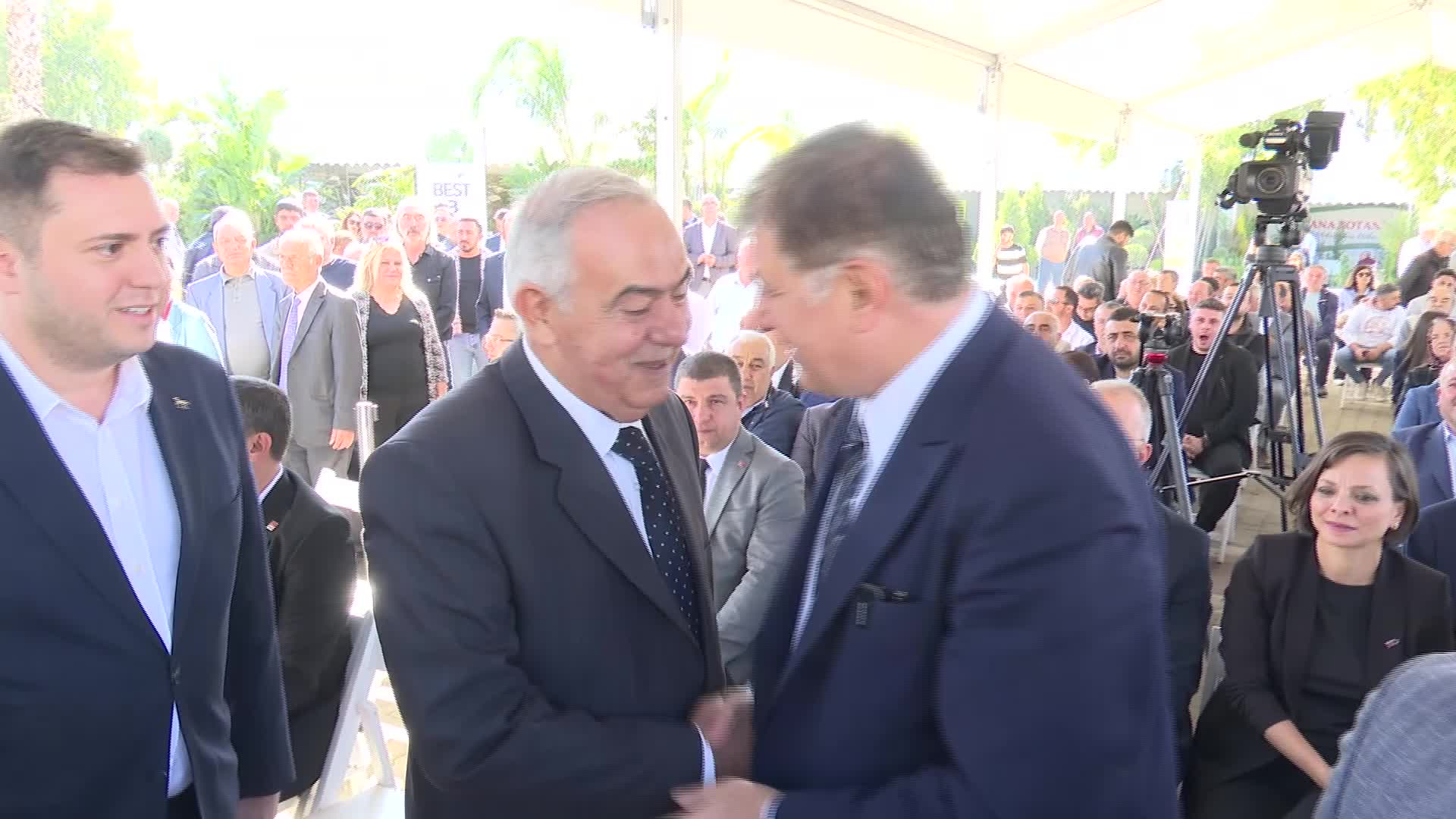 İzmir Büyükşehir Belediye Başkanı Tugay: Birlik ve beraberlik içinde bu kumpasları darmadağın edeceğiz