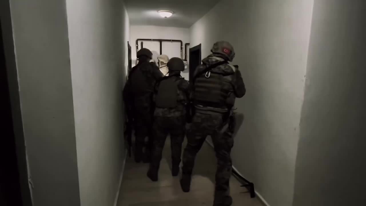 Bitlis merkezli 4 ilde terör örgütü PKK operasyonu: 11 şüpheliye gözaltı