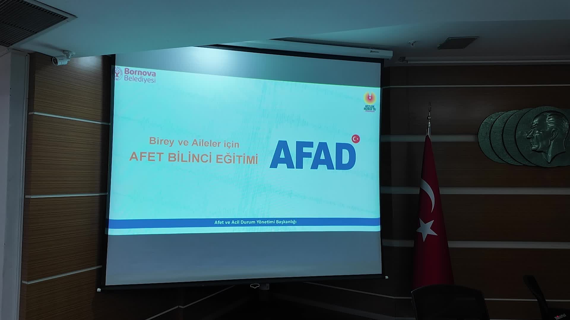 Bornova Belediyesi’nden çalışanlarına 'Temel Afet Bilinci' Eğitimi