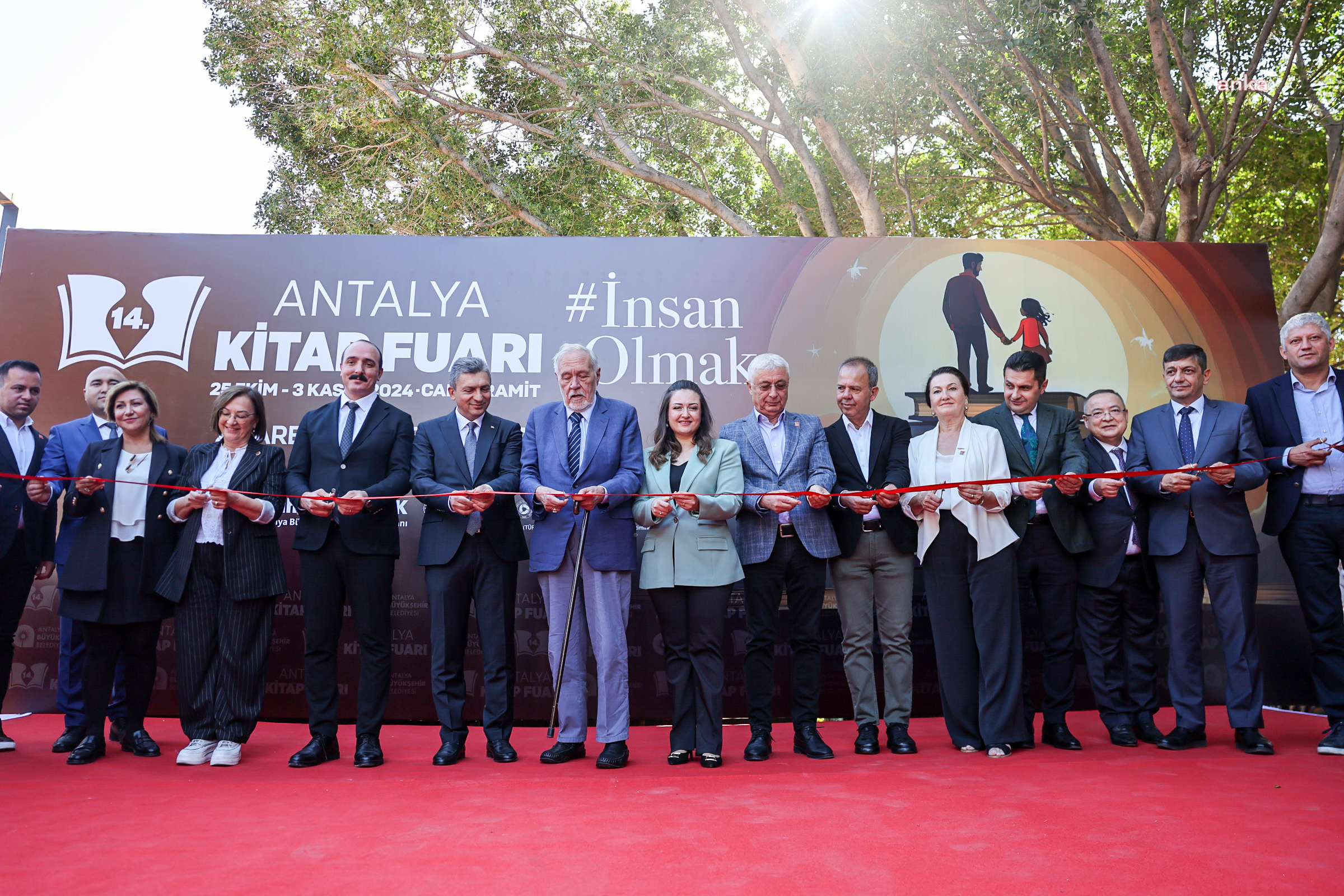 14. Antalya Kitap Fuarı "İnsan Olmak" temasıyla kapılarını açtı