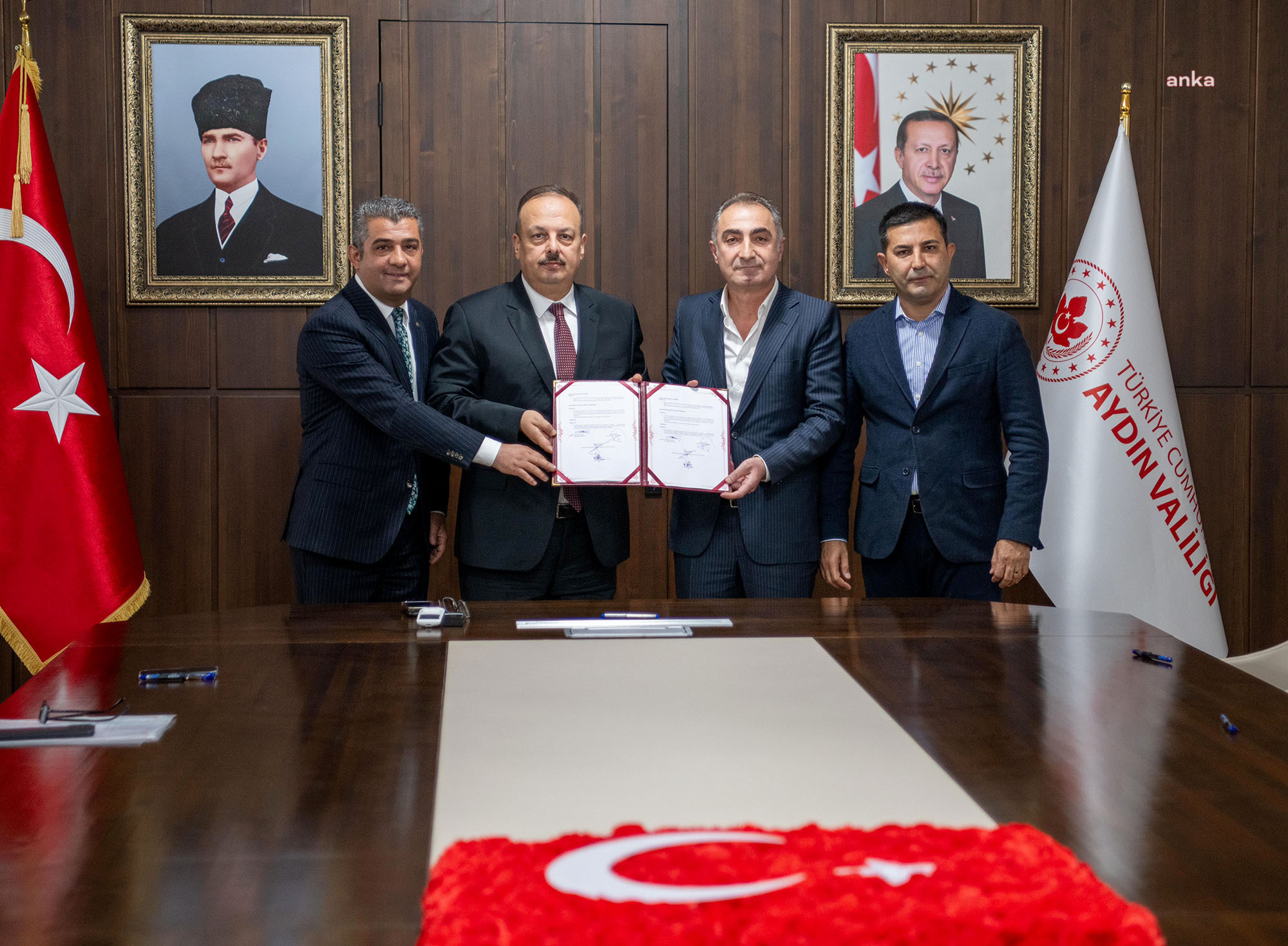 Kuşadası Belediyesi’nin eğitime desteği sürüyor