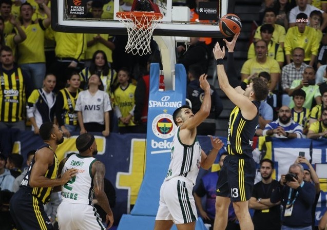 Fenerbahçe Beko Panathinaikos'a 76-81 mağlup oldu