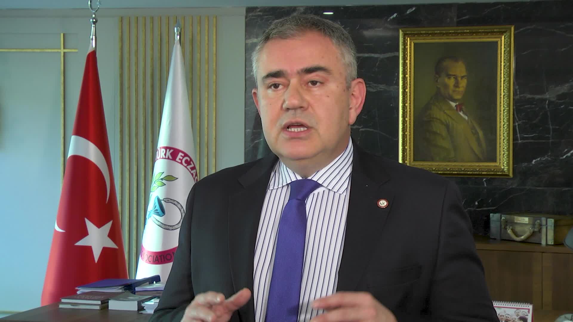 Türk Eczacıları Birliği Başkanı Üney: Son yapılan ilaç zammı ile ilaç firmalarına ve ecza depolarına birer stent takıldı