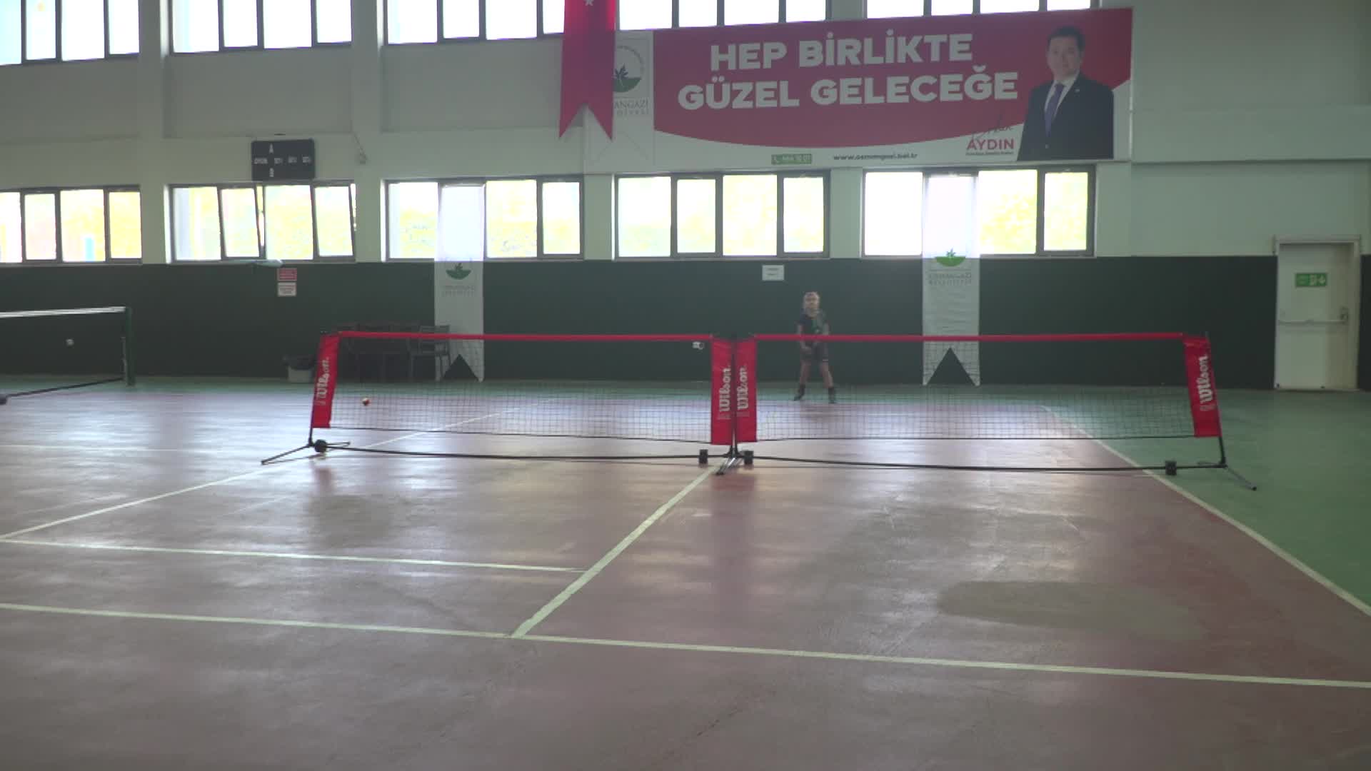 Osmangazi’de “29 Ekim Cumhuriyet Kupası Tenis Turnuvası” başladı