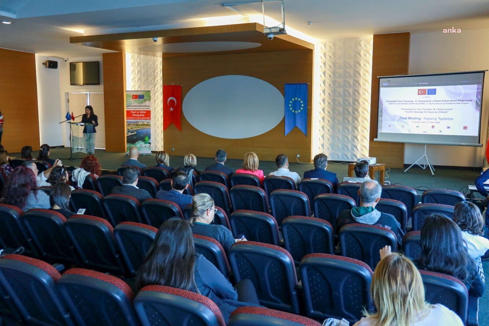 Karşıyaka'da "Yeşil Bir Geleceğe İkiz Geçiş için Ortaklık" projesinin kapanış toplantısı yapıldı
