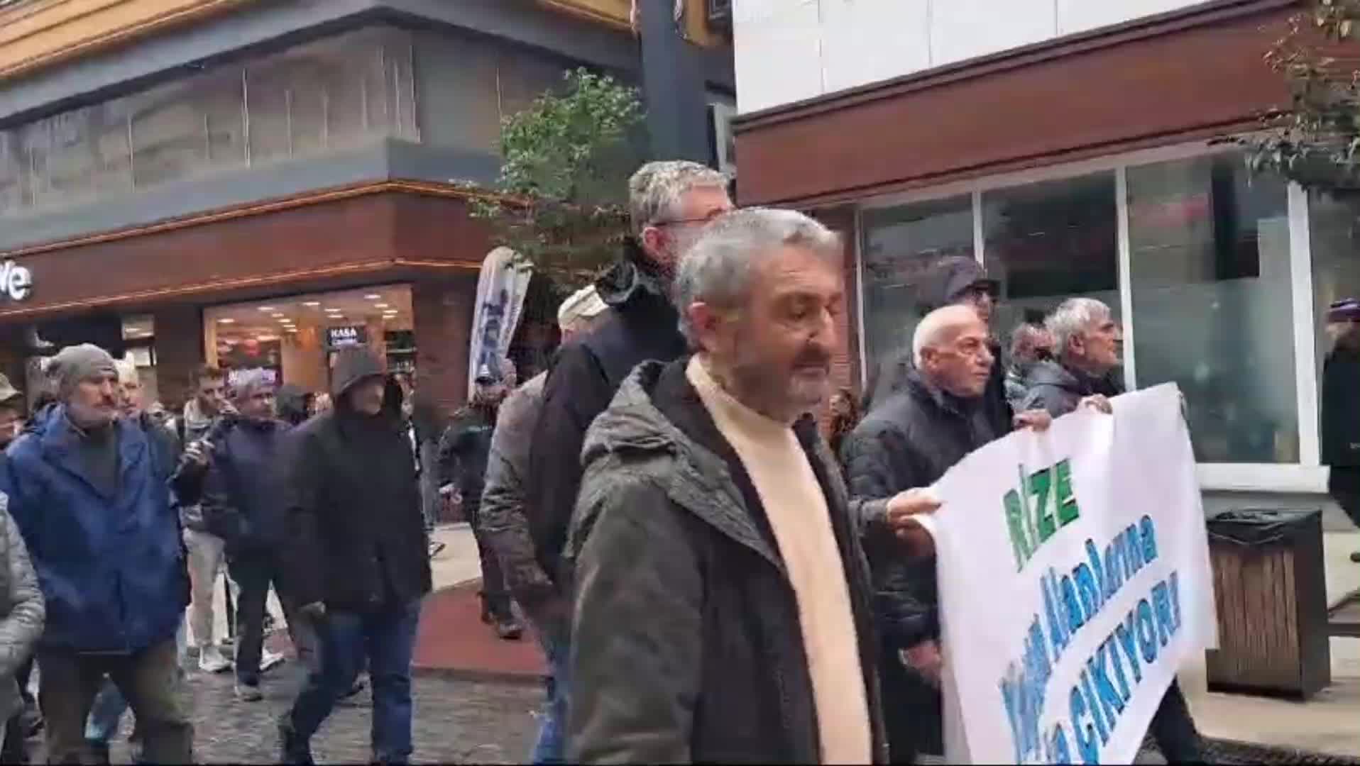 Trabzon’da 'Yaşam Alanlarıma Dokunma Mitingi' düzenlendi: Nükleer santrallerle bizi felakete sürüklüyorlar