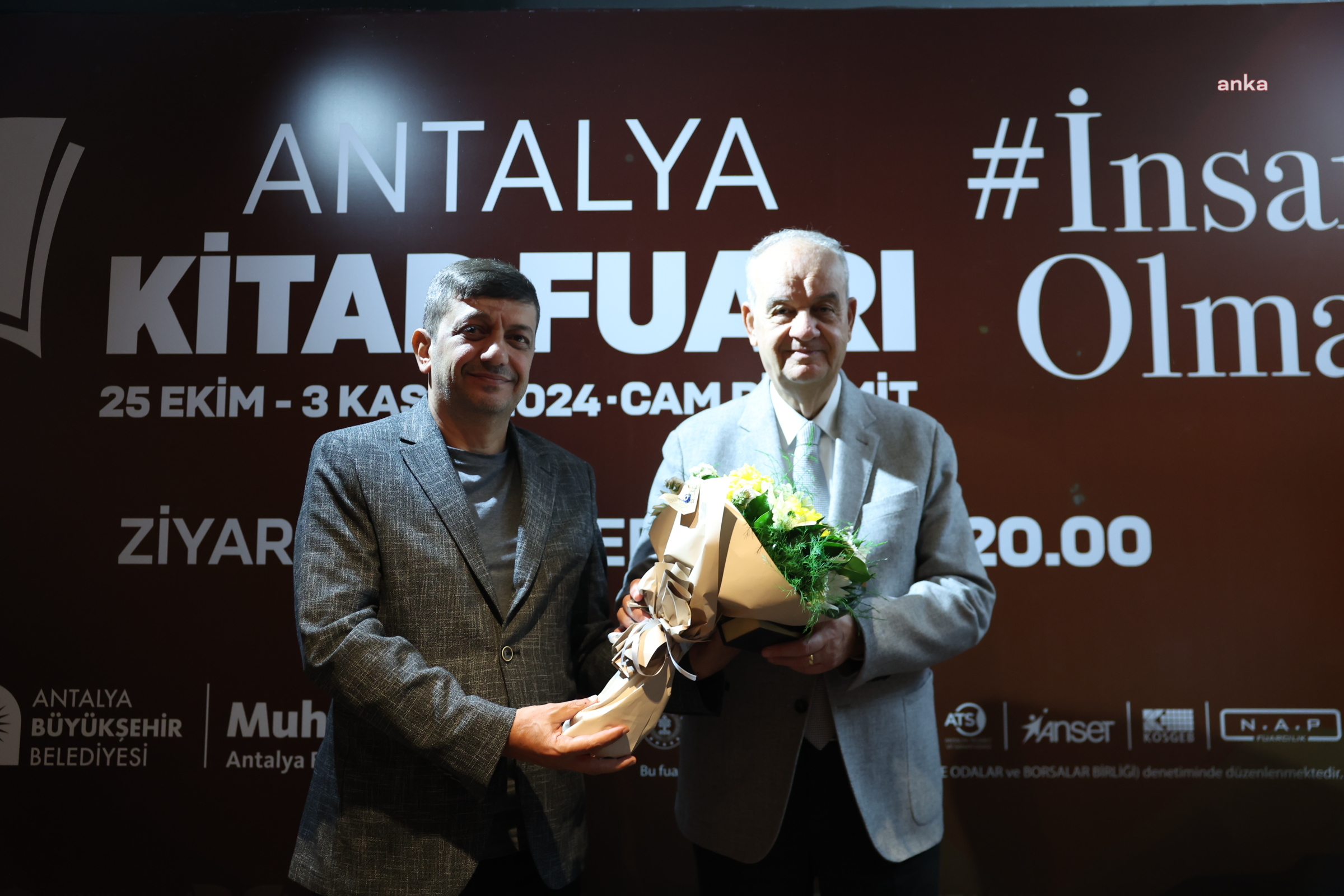14’üncü Antalya Kitap Fuarı'nda 26.Genelkurmay Başkanı Başbuğ’un söyleşisi, büyük ilgi gördü