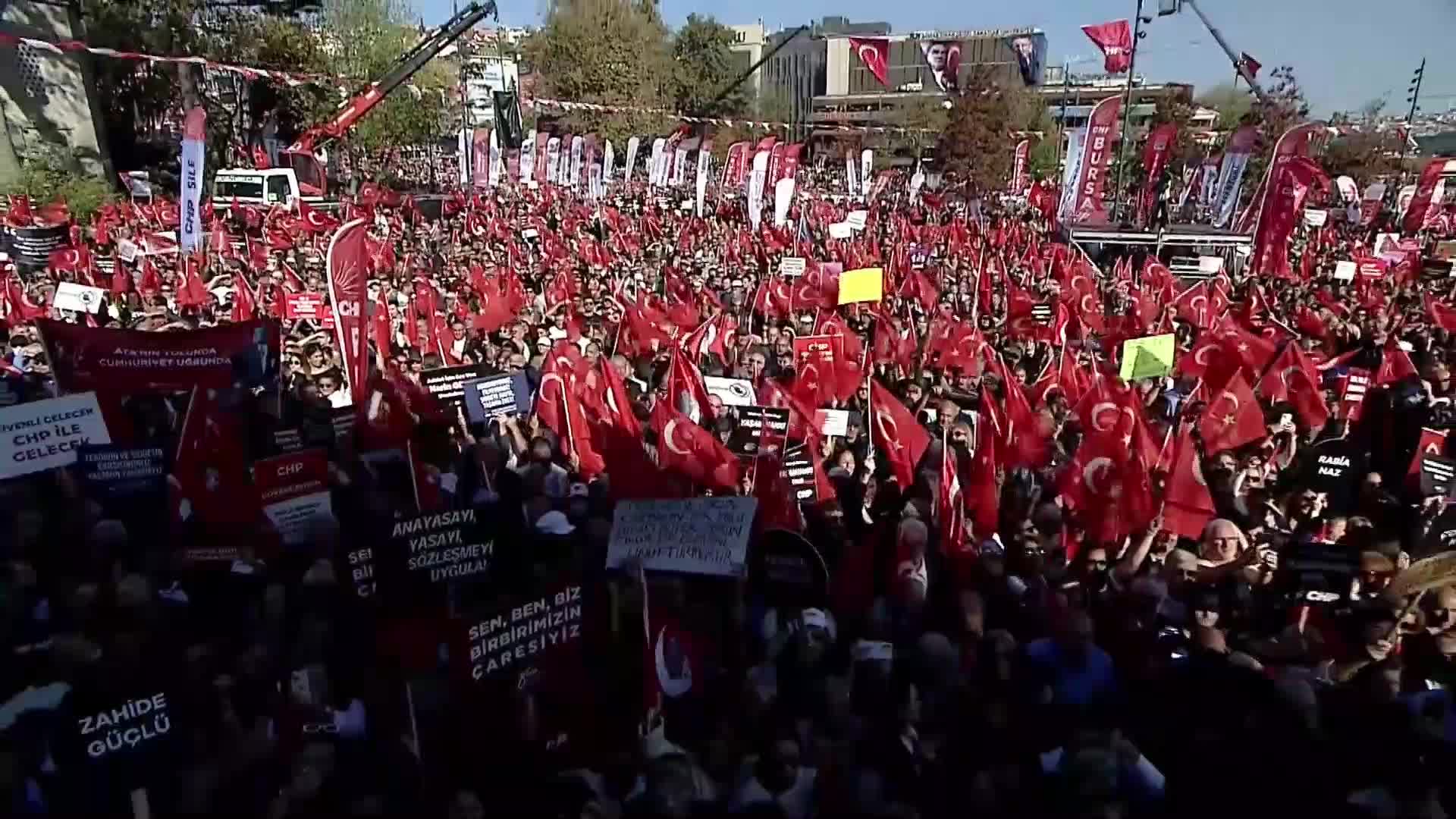 CHP'in Teröre ve Şiddete Karşı Yaşam Hakkı Mitingi... Özgür Özel: “Bu milleti koruyamayanlar, emanete ihanet edenlerdir. Bu ülkeyi tekrar kurtaracağız”