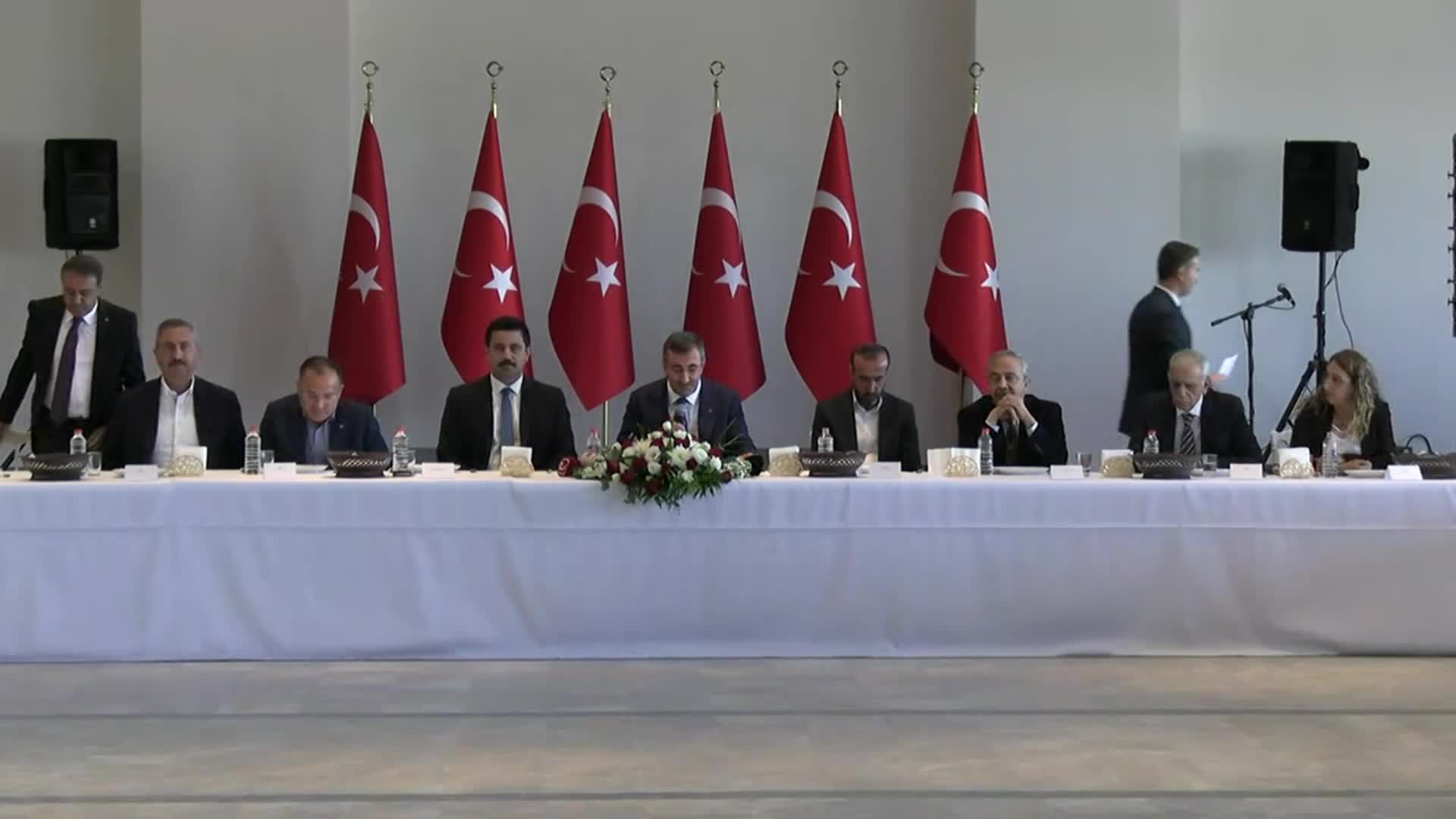 Şenyaşar ve Yıldız aileleri arasında husumet sona erdi… Cumhurbaşkanı Yardımcısı Yılmaz: “Bu barış sadece iki ailenin değil, toplumun birliği için son derece anlamlıdır”