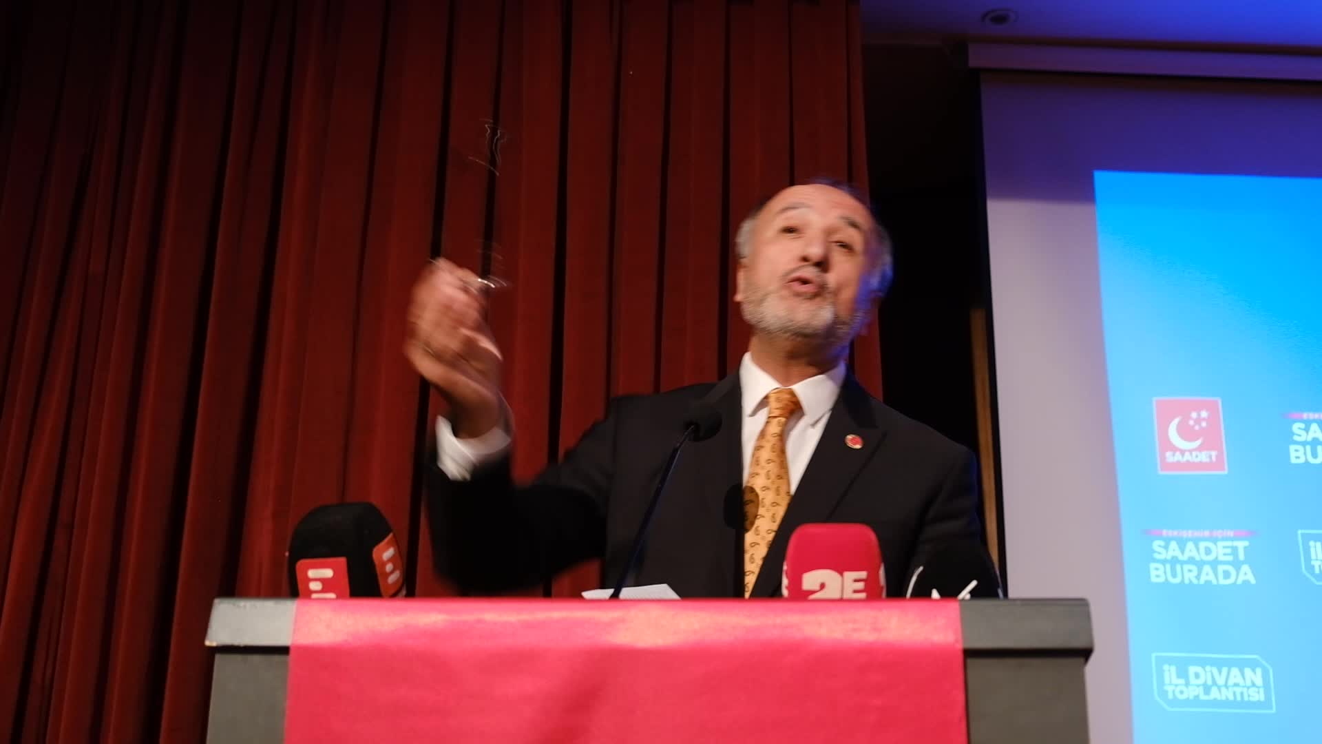 Saadet Partisi Genel Başkan Yardımcısı Cafer Güneş Eskişehir’de konuştu: “Vergi ve zulüm düzeni devam ediyor”