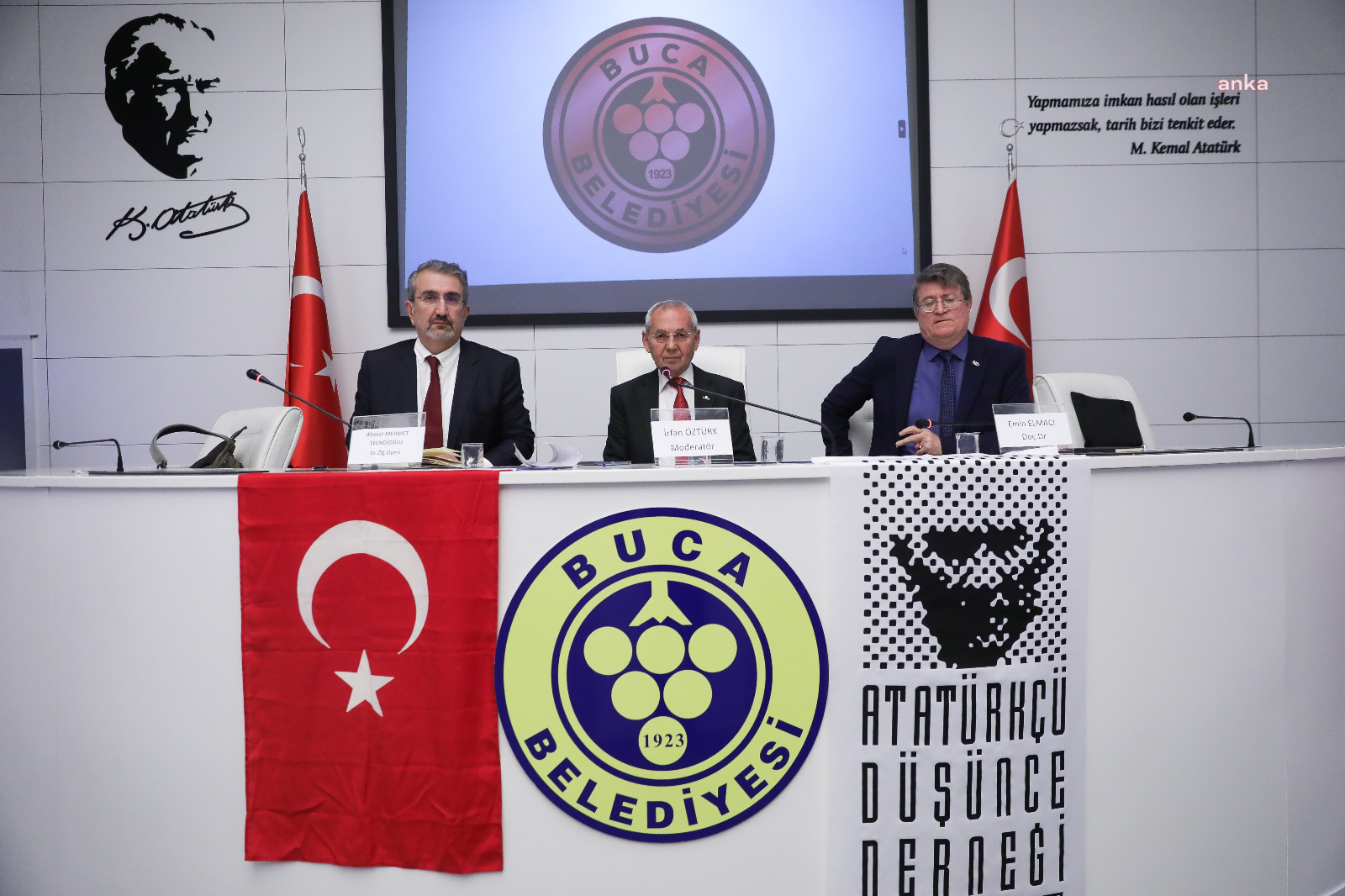 Buca ‘da Cumhuriyet'in 101. Yılı için "Cumhuriyet'in Anlam ve Önemi" paneli gerçekleştirildi