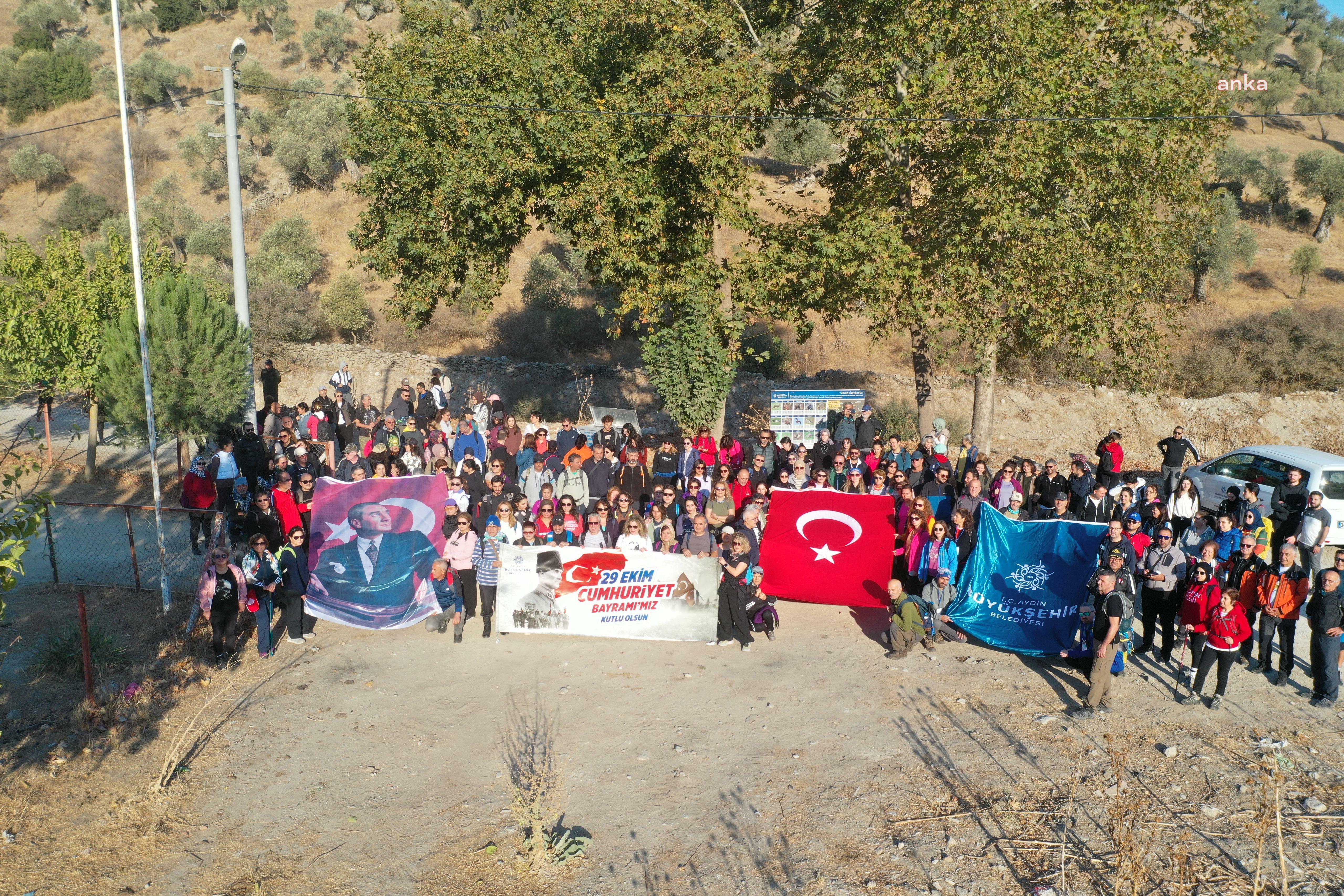 Aydın Büyükşehir Belediyesi, Cumhuriyet Bayramı kutlamaları kapsamında doğa yürüyüşü düzenledi