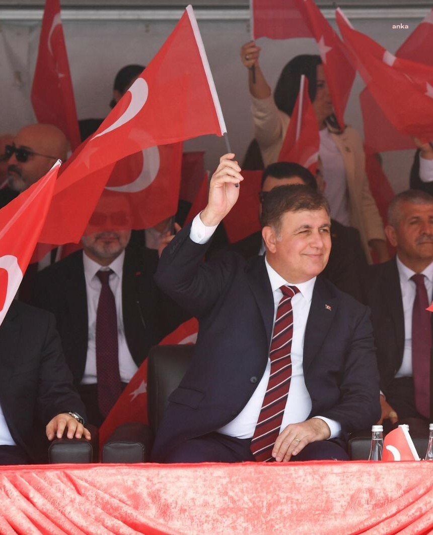 İzmir Büyükşehir Belediye Başkanı Tugay: “Cumhuriyet inançla ve emekle yaşayacak”