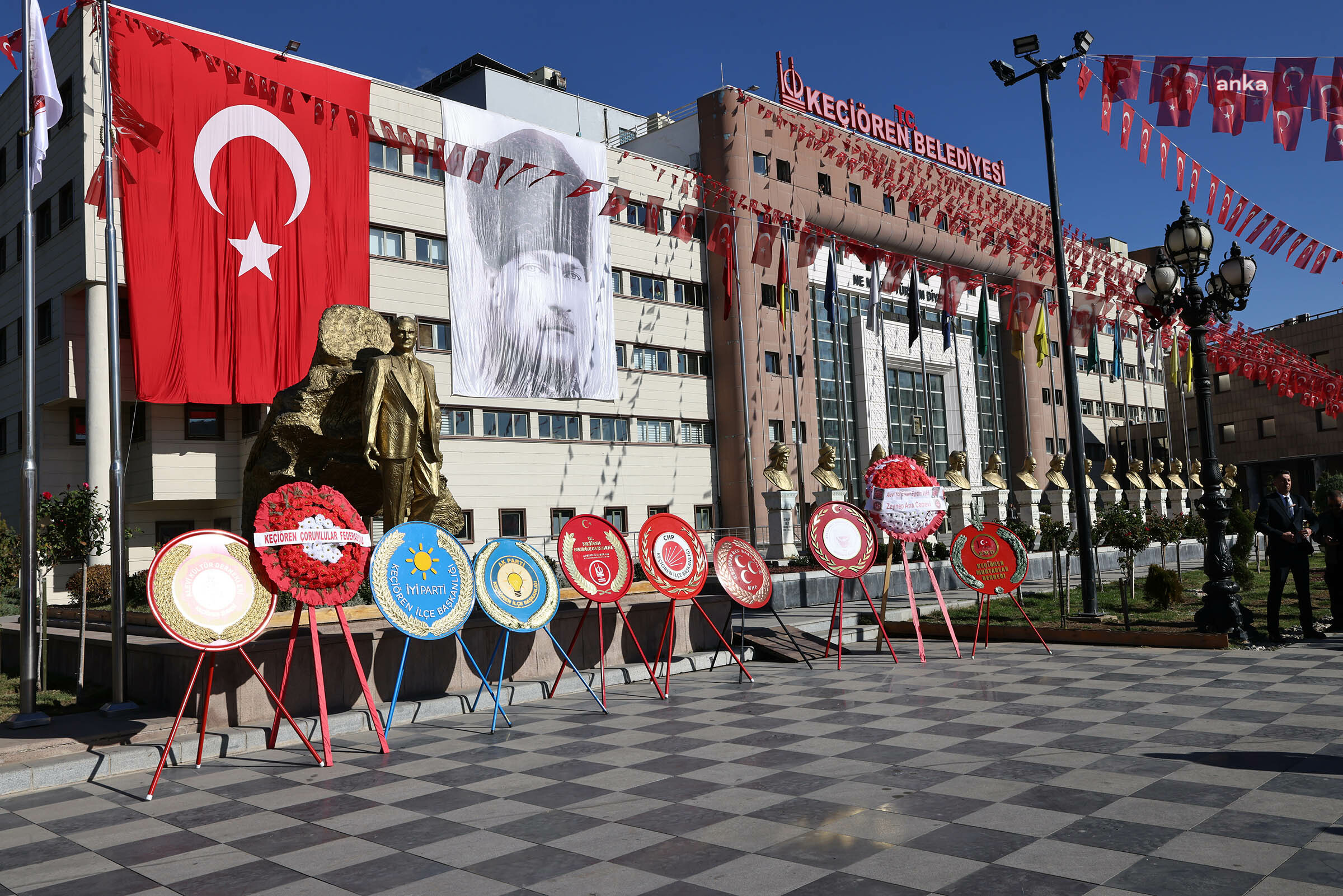 Keçiören’de Cumhuriyet Bayramı kutlamaları, çelenk sunma töreniyle başladı