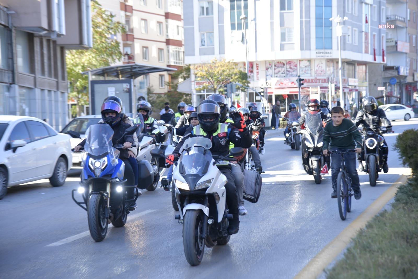 Ankara Motosiklet ve Kampçılık Spor Kulübü Derneği üyelerinden Cumhuriyet Bayramı'nda Kahramankazan'a ziyaret