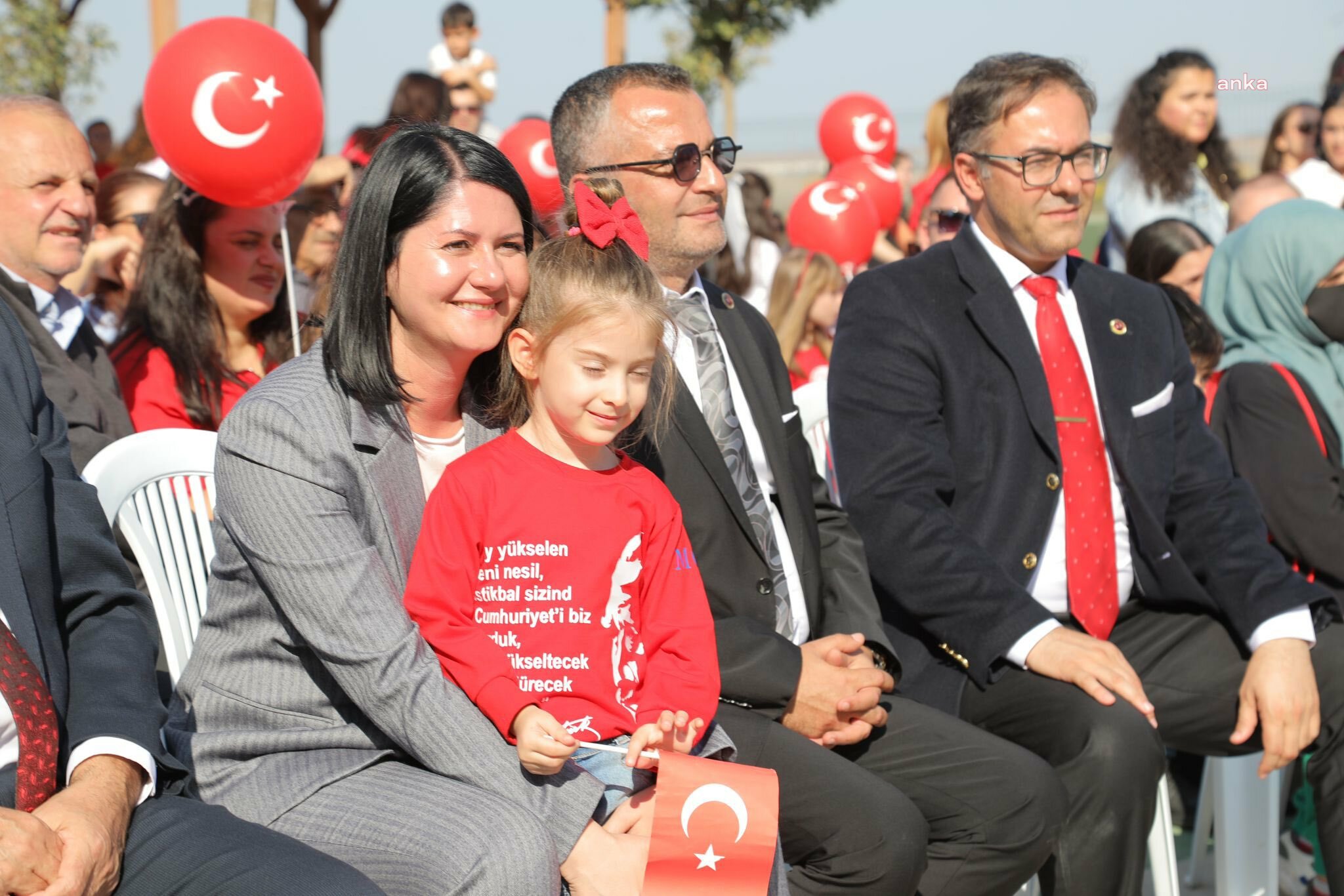 Edirne Belediye Başkanı Akın, Cumhuriyet coşkusunu çocuklarla birlikte yaşadı