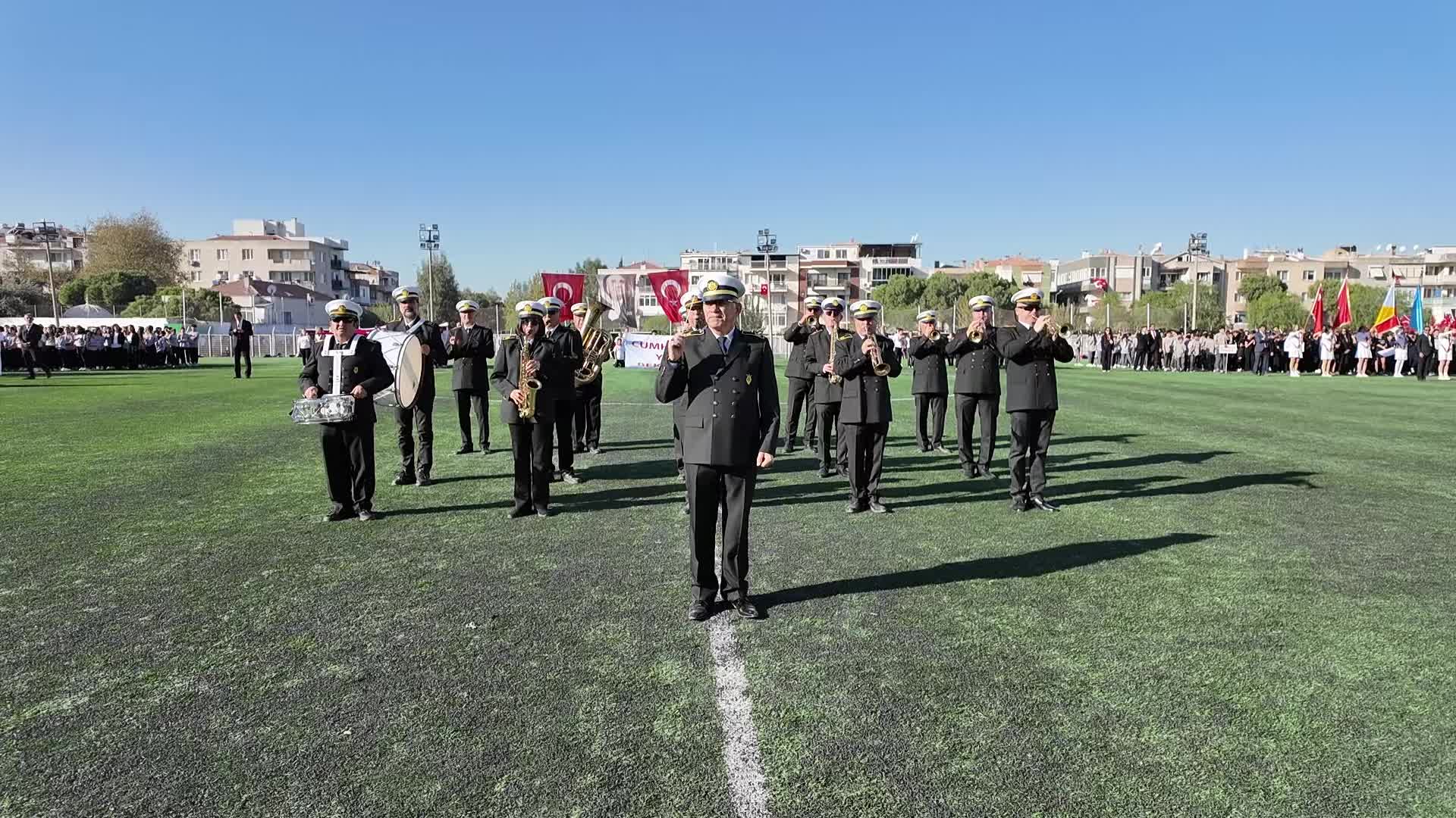 Bornova'da Cumhuriyet’in 101. yılına coşku dolu kutlama