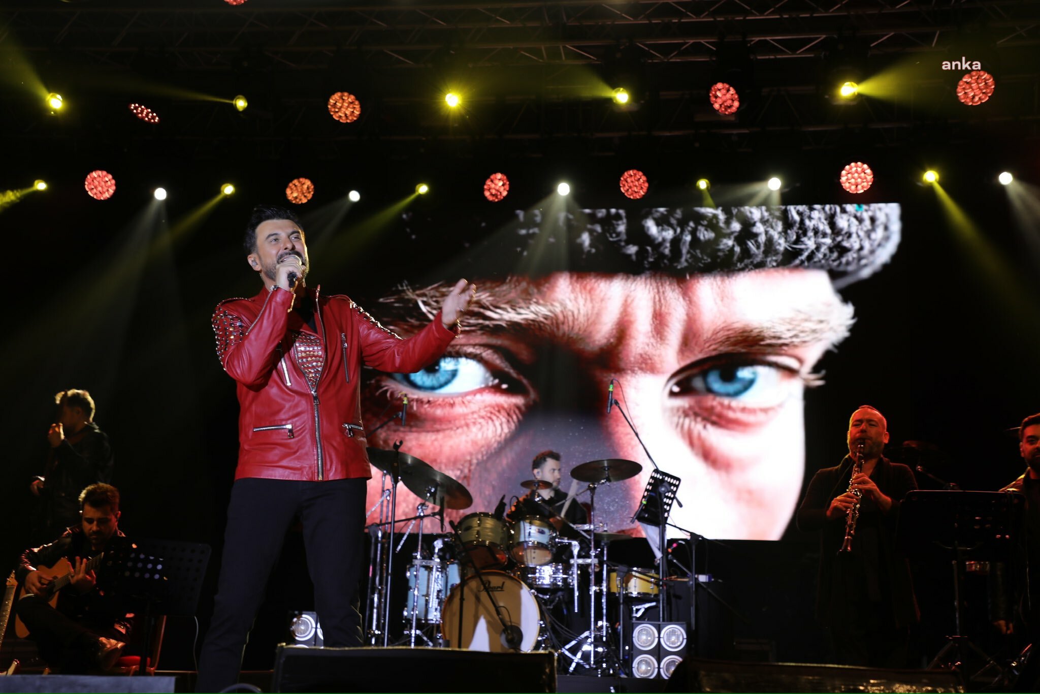 Beykoz'da Cumhuriyet coşkusu, Yonca Lodi ve Gökhan Tepe konserleriyle yaşandı