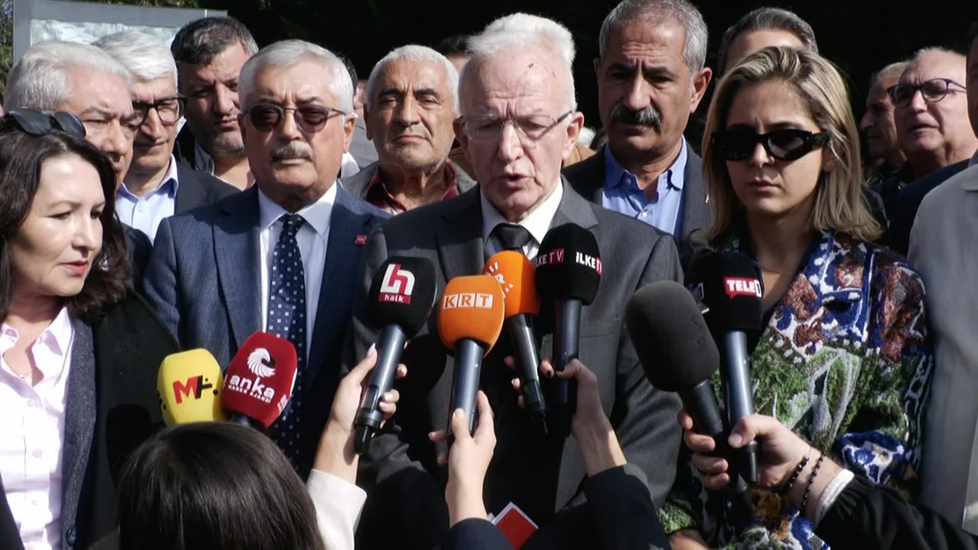 İbrahim Kaboğlu’ndan “Ahmet Özer” açıklaması: “Evinden sabahın köründe celp edilmesi, Anayasamız açısından hiçbir dayanağa sahip bulunmamaktadır"