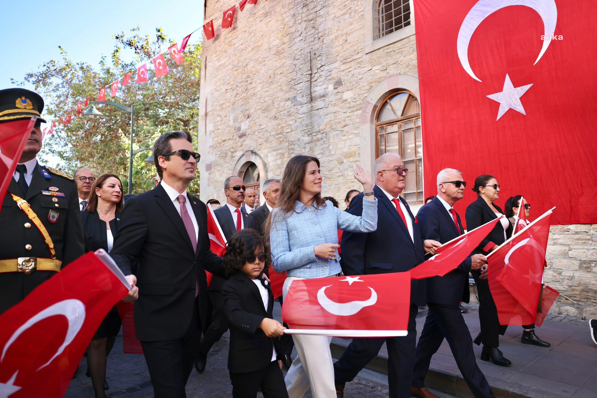 Çeşme Belediye Başkanı Denizli: "Cumhuriyet, bizlere bugün yaşadığımız bu hayatı sunan kayıtsız şartsız en büyük devrimin adıdır"