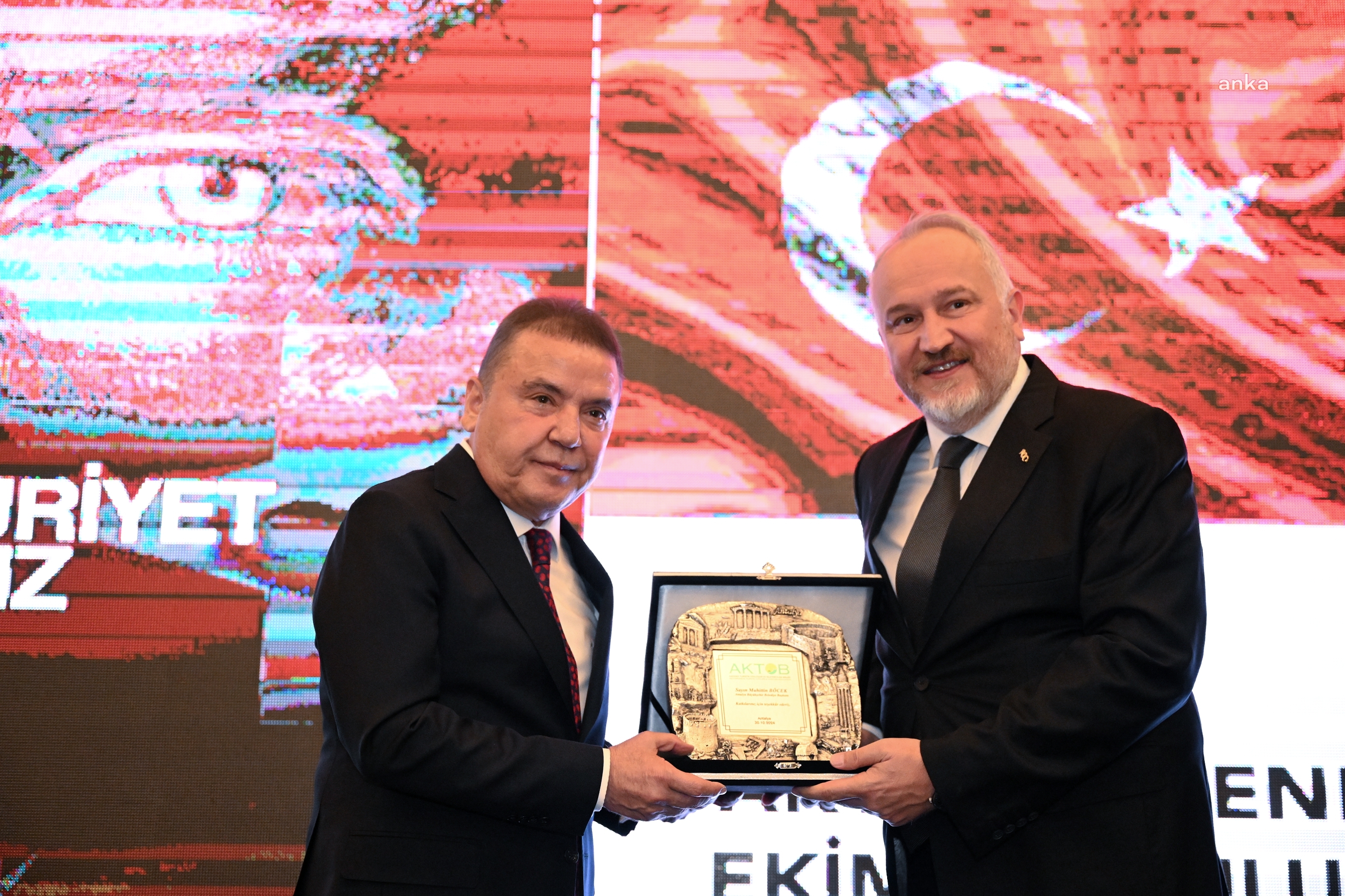 Antalya Büyükşehir Belediye Başkanı Muhittin Böcek: “Turizme hizmet için daha fazla pay almalıyız”