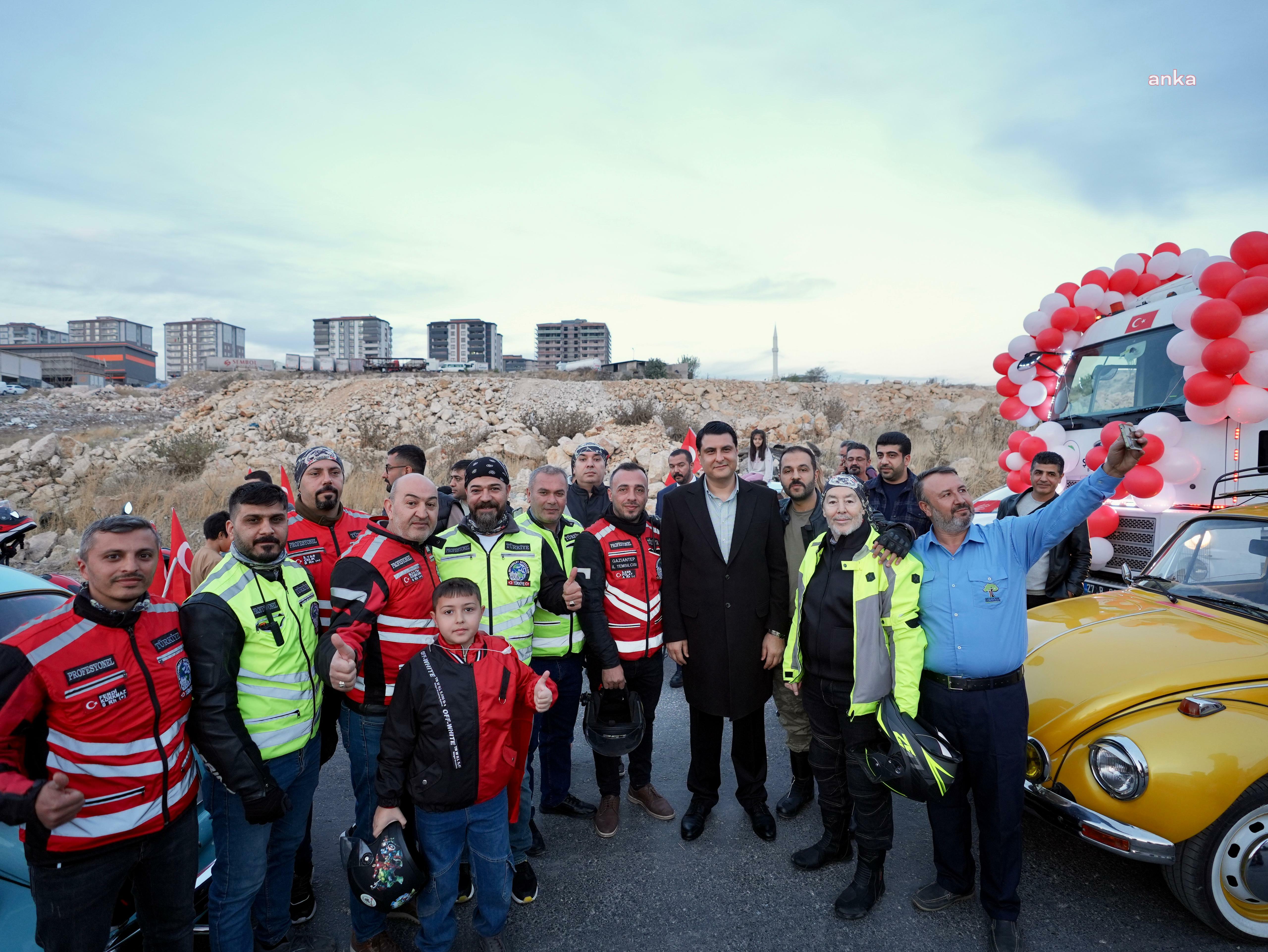 Şehitkâmil Belediyesi'nden Cumhuriyet'in ilanının 101. yılına özel 101 araçla Cumhuriyet korteji