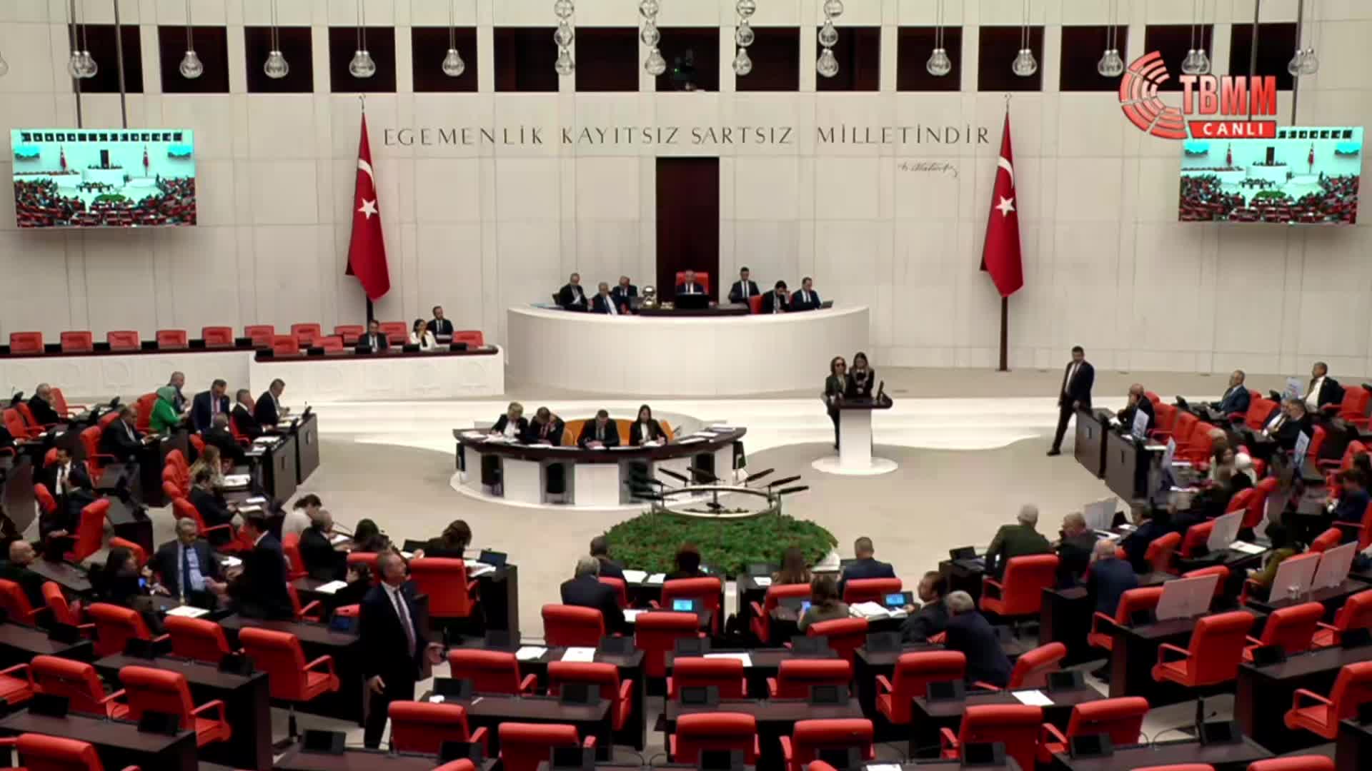 TBMM Genel Kurulu'nda 9. yargı paketi görüşmeleri başladı... İnan Akgün Alp’ten AK Parti’ye: "Adamına göre hukuk yapıyorsunuz. Siz politik kumpasçısınız"