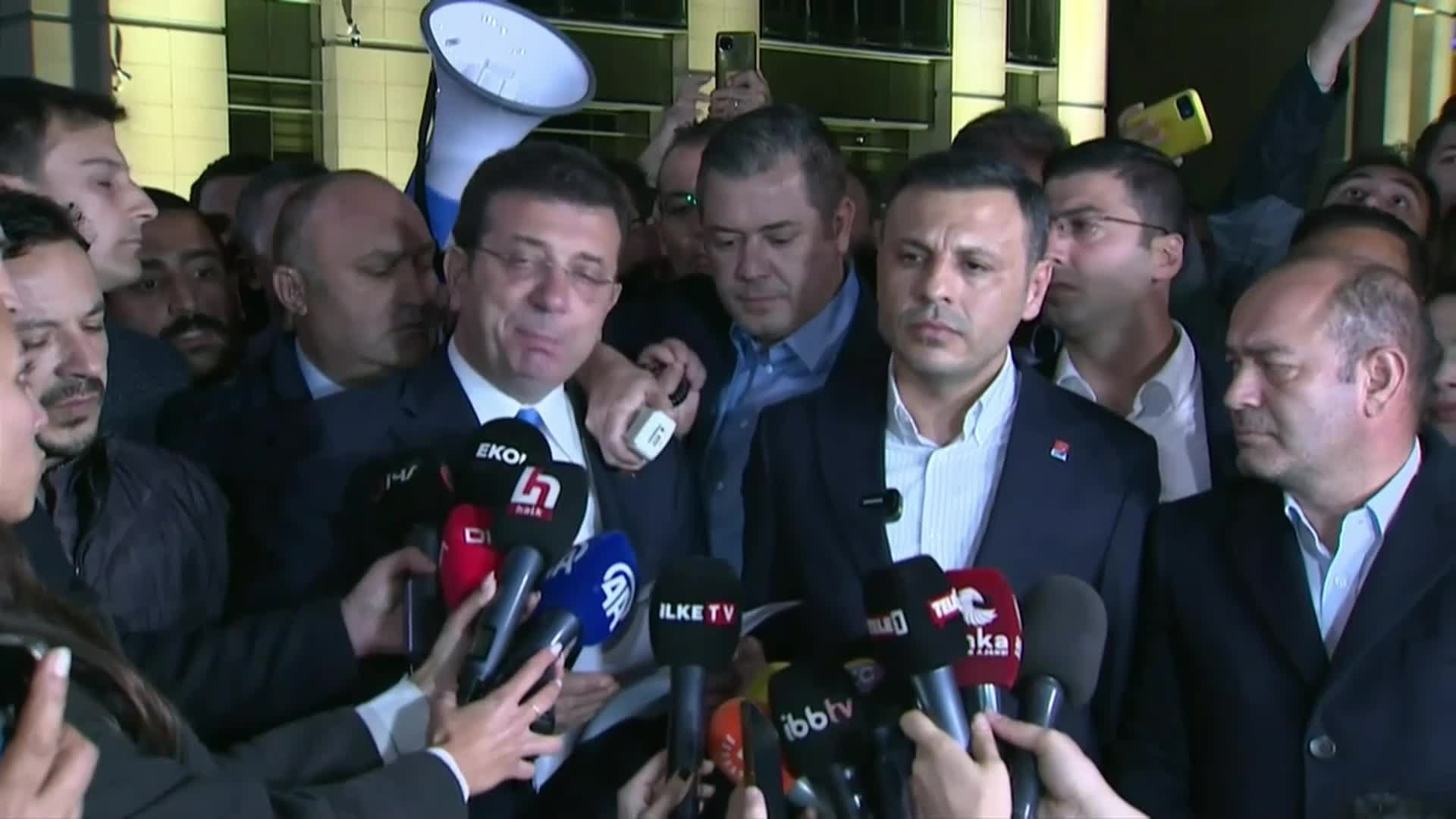 Ekrem İmamoğlu adliye önünde konuştu: Hangi masa başı siyasi kumpası kurguladığınızı biliyoruz. Son gülen milletimiz olacak