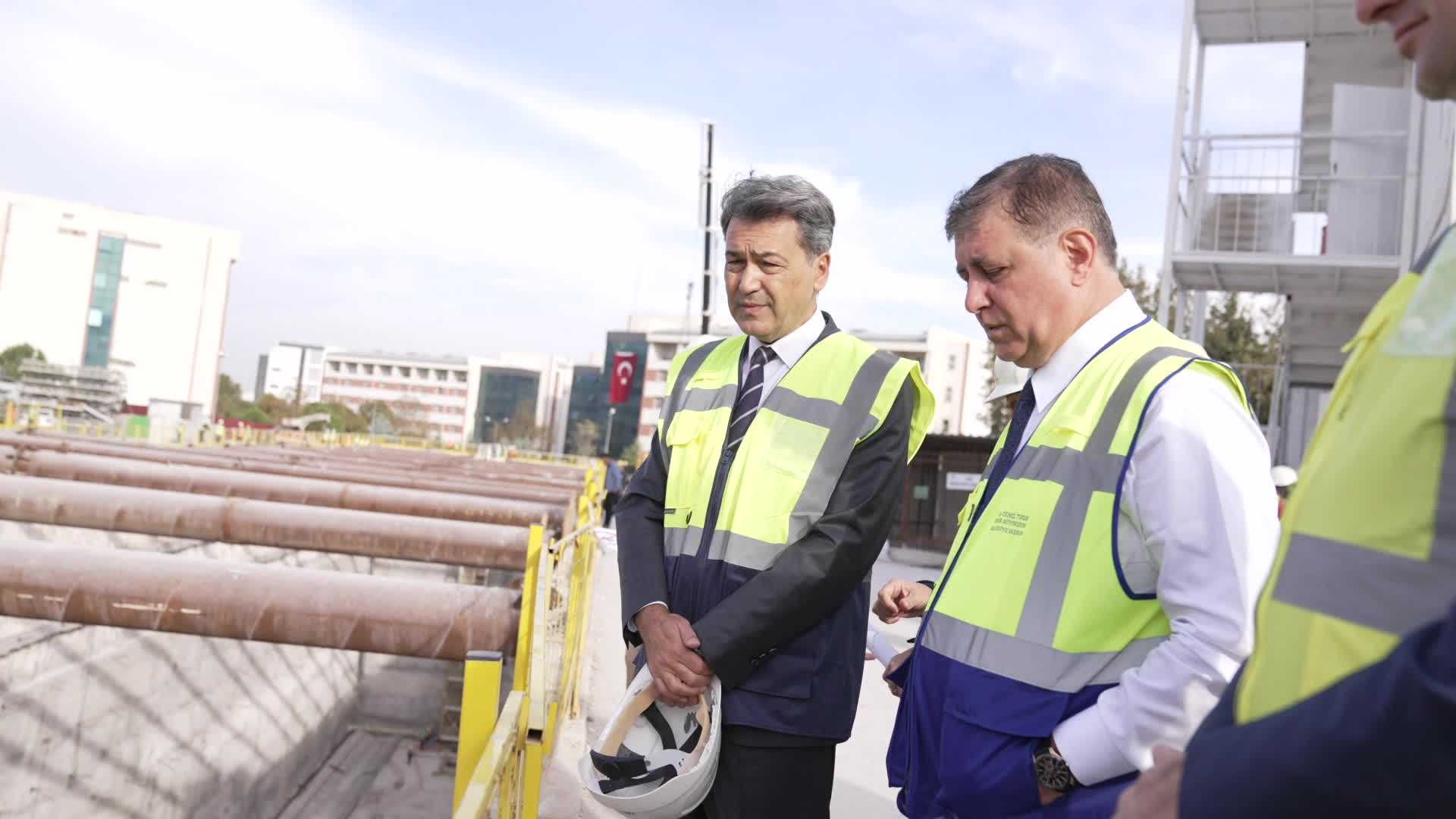 Buca Metrosu’nda İki TBM aynı anda ışığı gördü