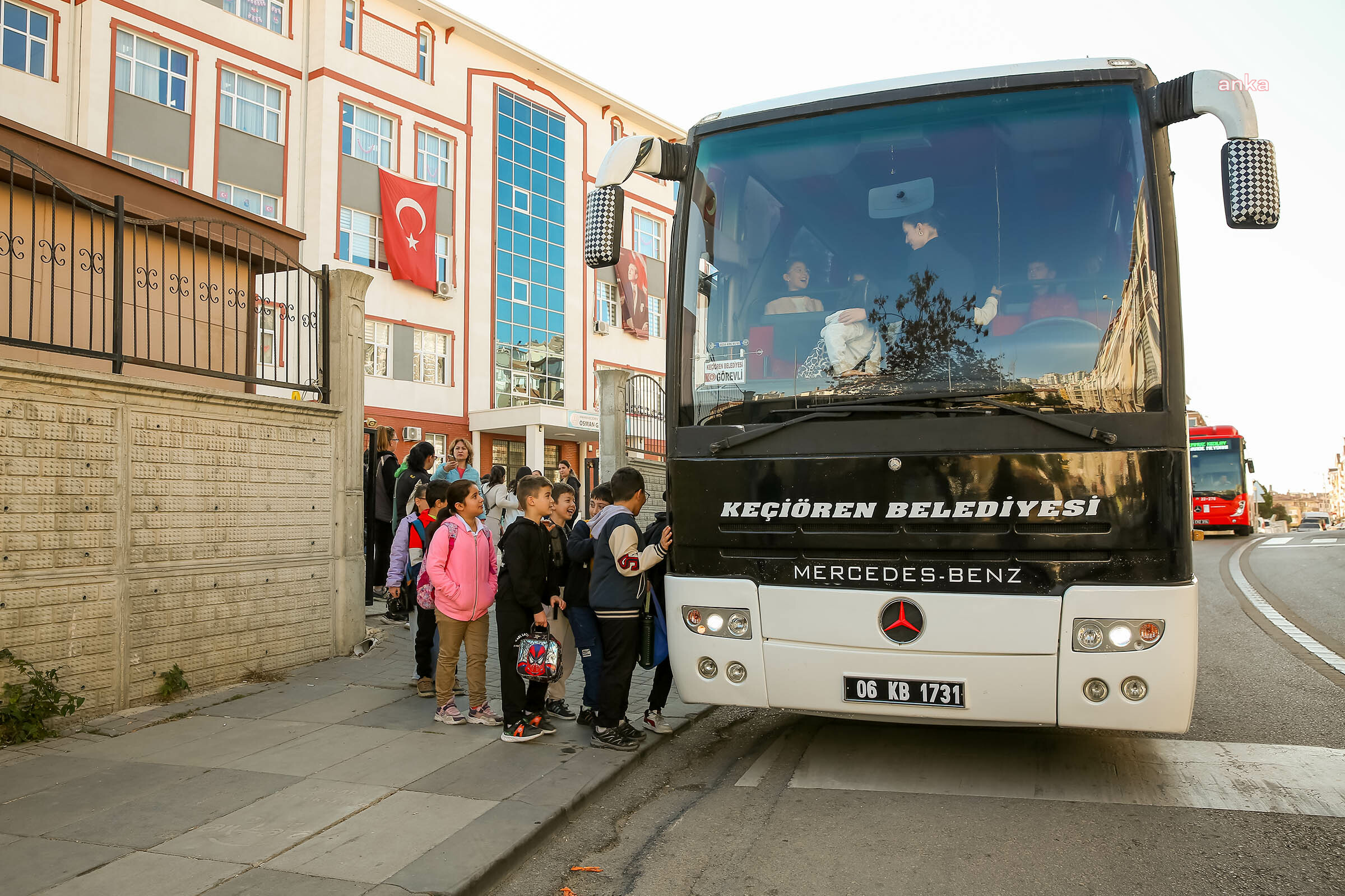 Keçiören Belediyesi’nden ilçedeki okullara servis hizmeti