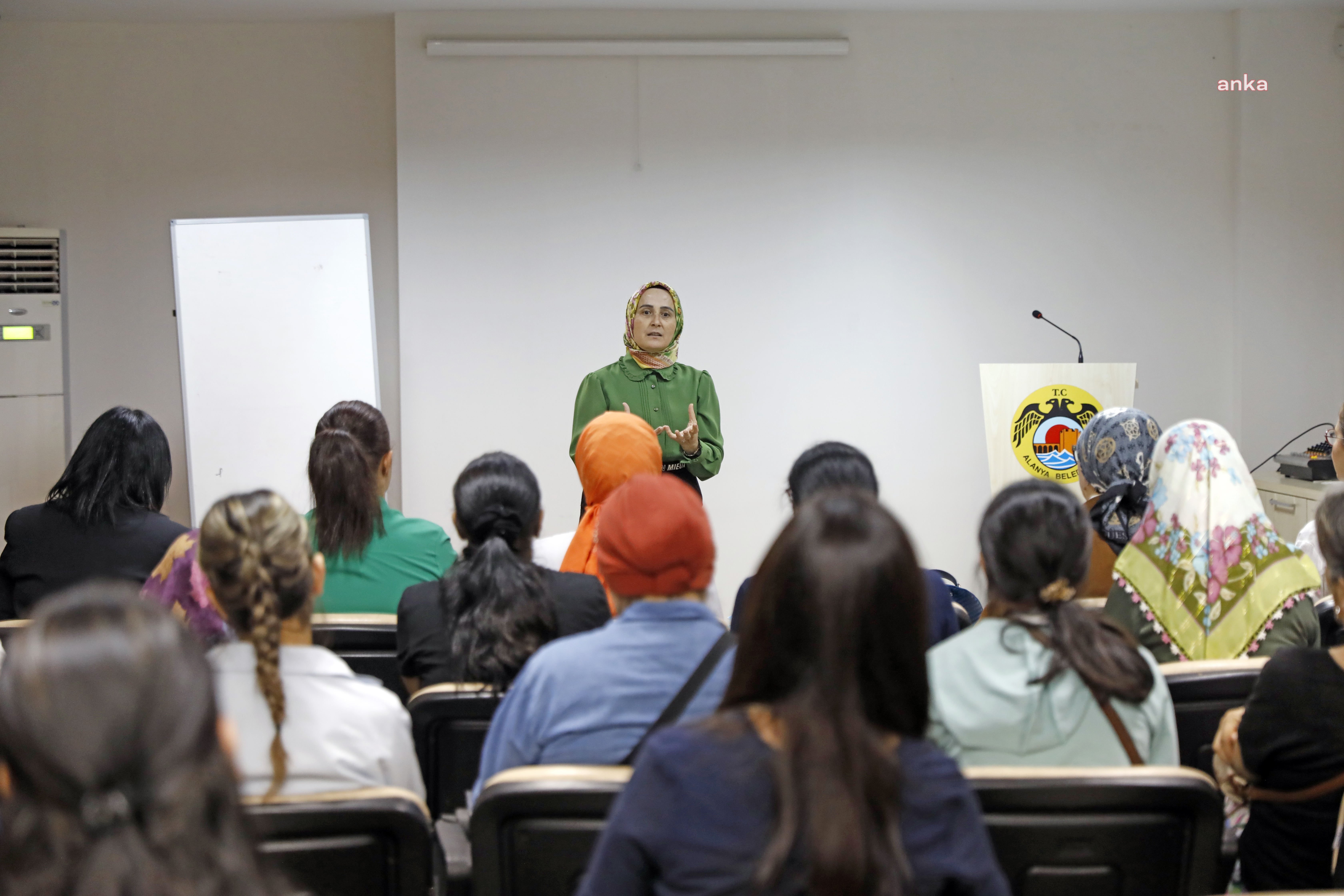 Alanya Belediyesi'nden meme kanserine yönelik bilgilendirme semineri