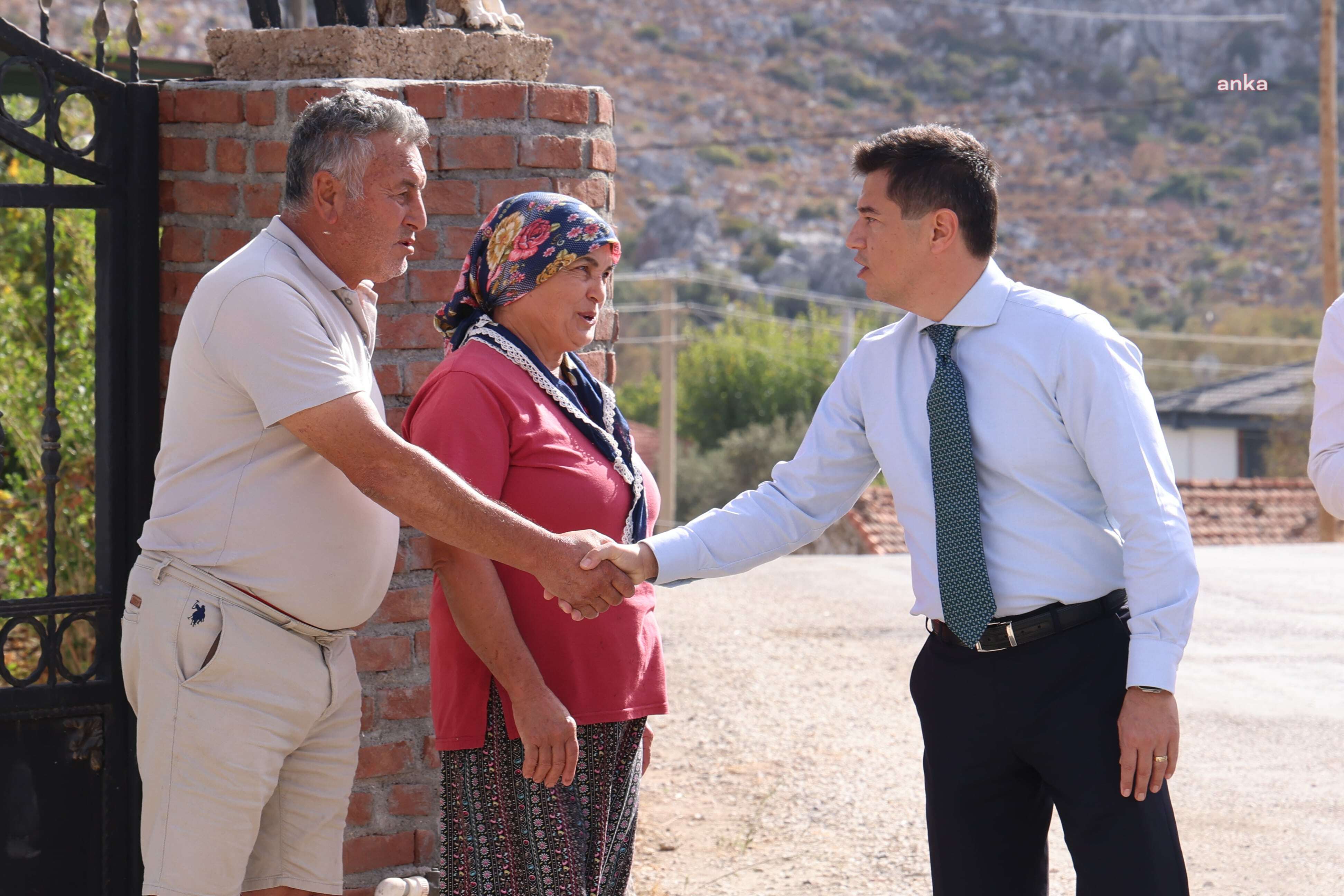 Marmaris Belediye Başkanı Ünlü, mahalle ziyaretlerine devam ediyor