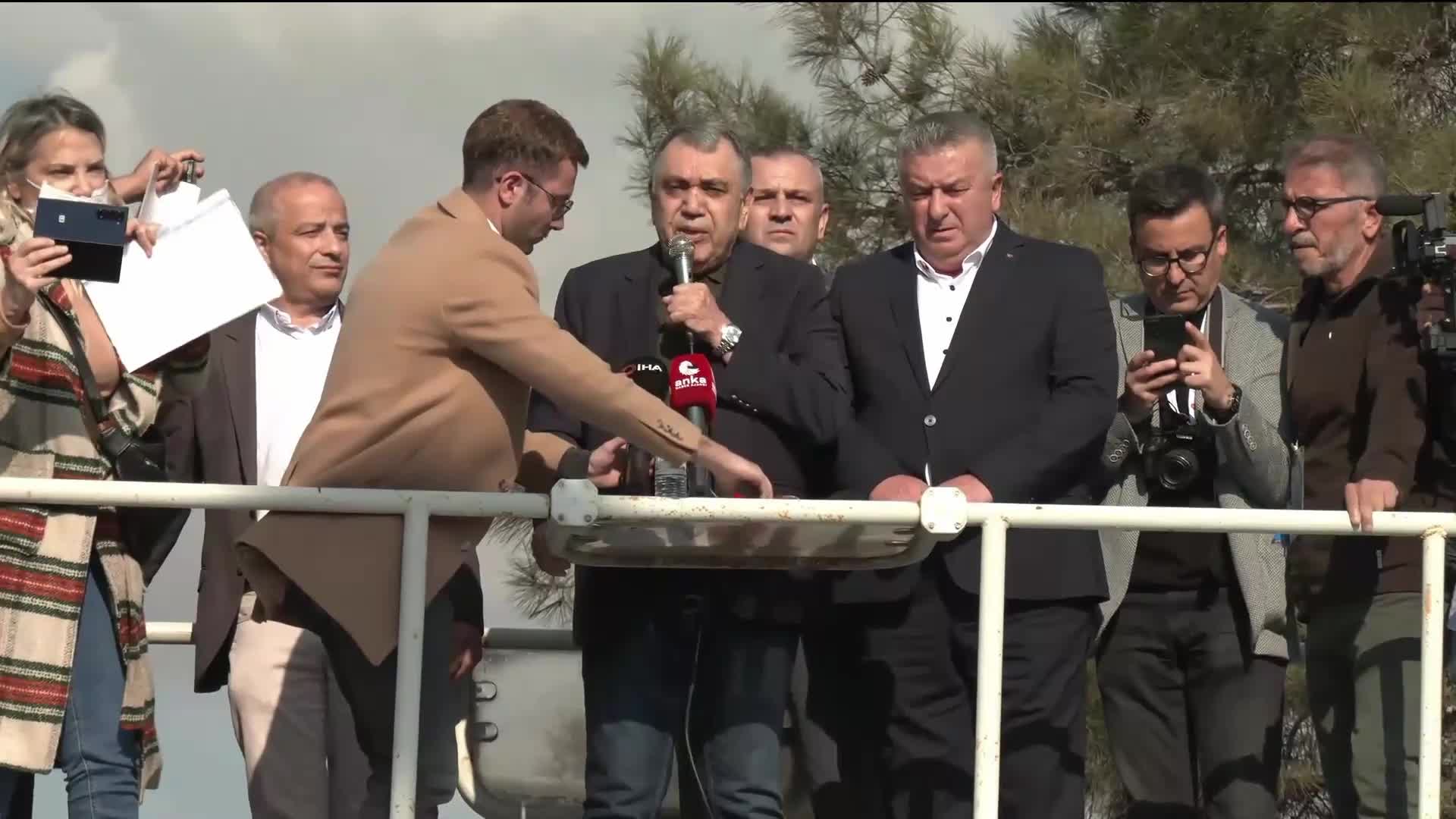 Türkiye Maden İşçileri Sendikası, Çayırhan Termik Santrali ve Linyit İşletmeleri'nin özelleştirilmesine karşı miting düzenledi