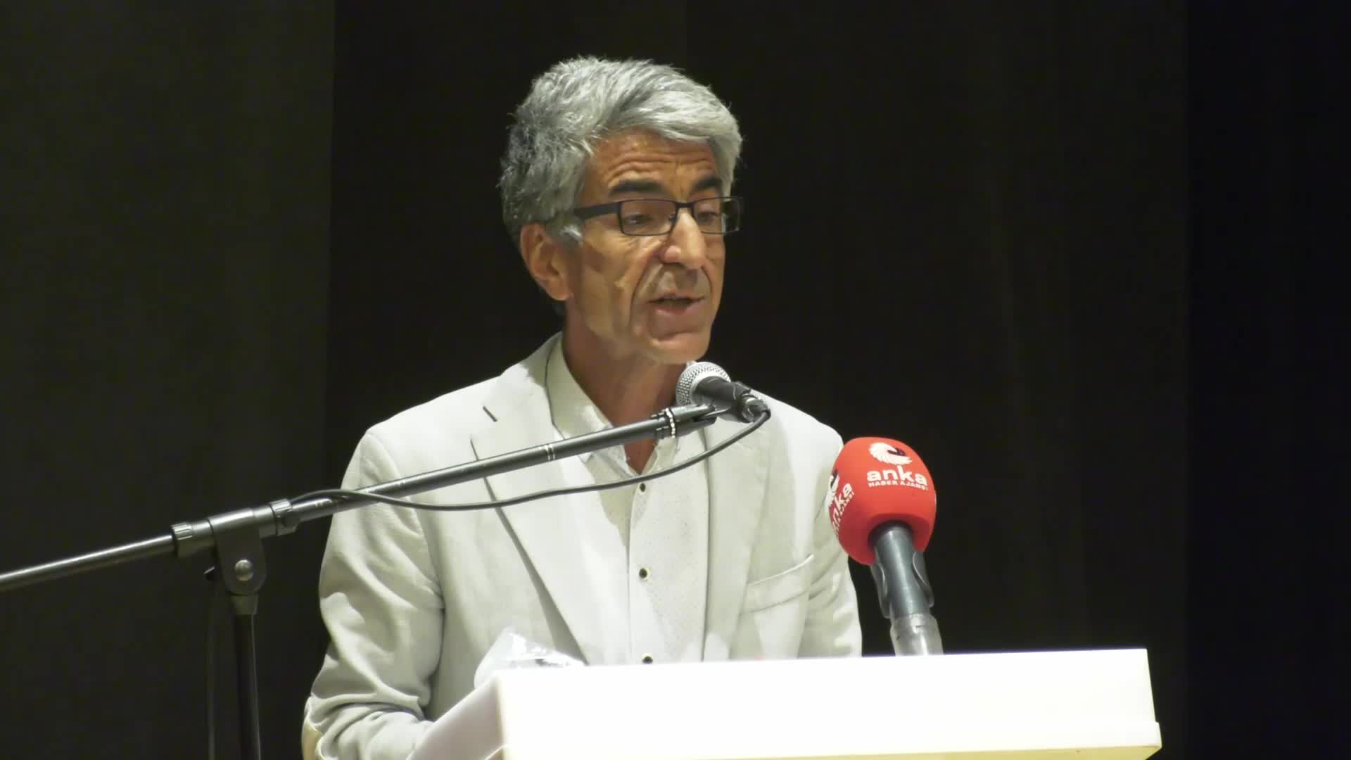 Çankaya Belediyesi, "Cumhuriyet'in Sanatsal 100'ü" şiir dinletisi ve sergisine ev sahipliği yapıyor