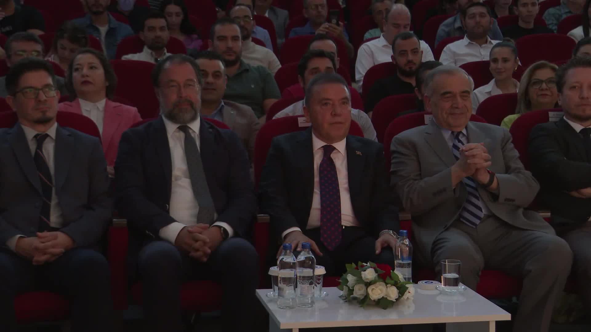 Antalya Büyükşehir Belediye Başkanı Böcek: “Kentimizi depreme karşı dirençli hale getirmek için Deprem Master Planı'nı hazırlıyoruz”