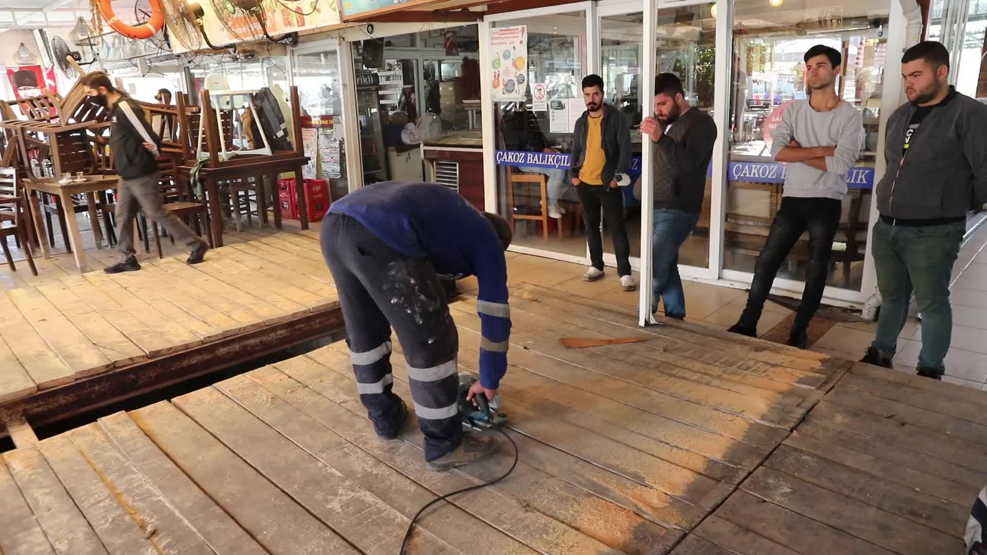 İZMİR'DE TSUNAMİDE ZARAR GÖREN BALIK HALİ VE BALIKÇILAR ÇARŞISI YENİLENİYOR