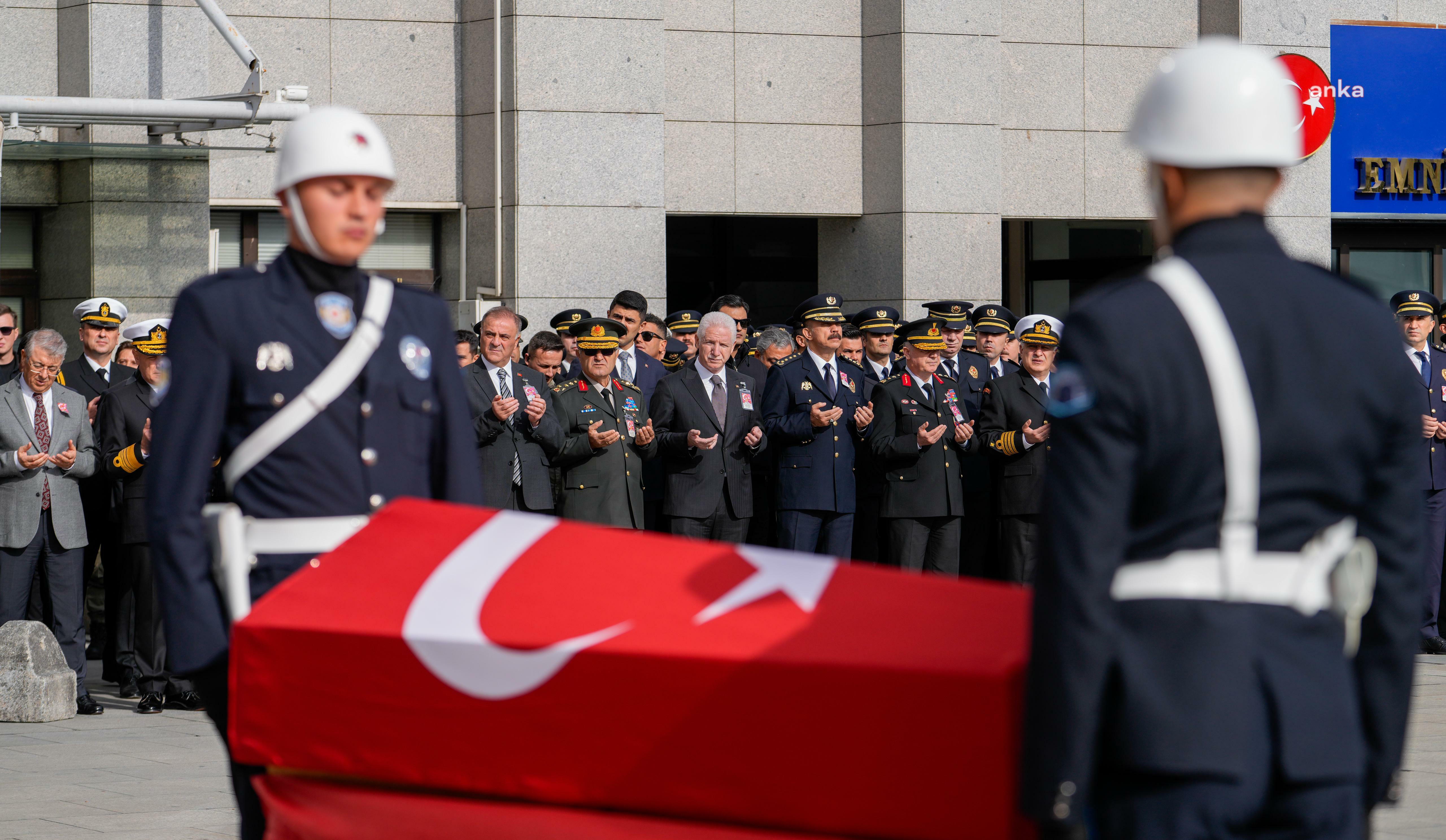 Şehit polis Ogün Yürümez için İstanbul Emniyet Müdürlüğü'nde tören düzenlendi