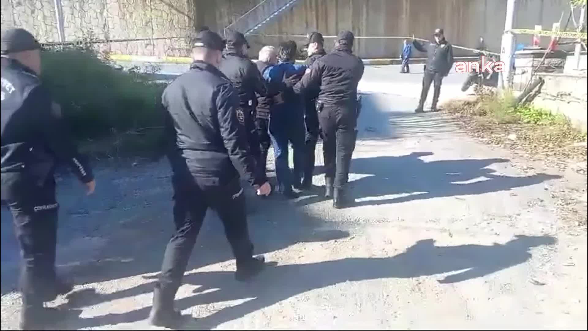 Çay fabrikası kamulaştırılarak yerine ''millet bahçesi'' yapılmak istenen Vahdet Erdoğan,  polis eşliğinde fabrikasından zorla çıkarıldı