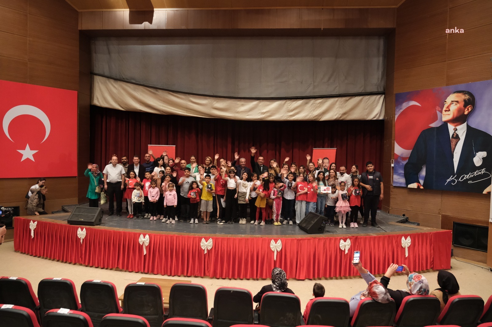 Ceyhan Belediyesi'nin '29 Ekim Cumhuriyet Şiirleri Yarışması' sonuçlandı