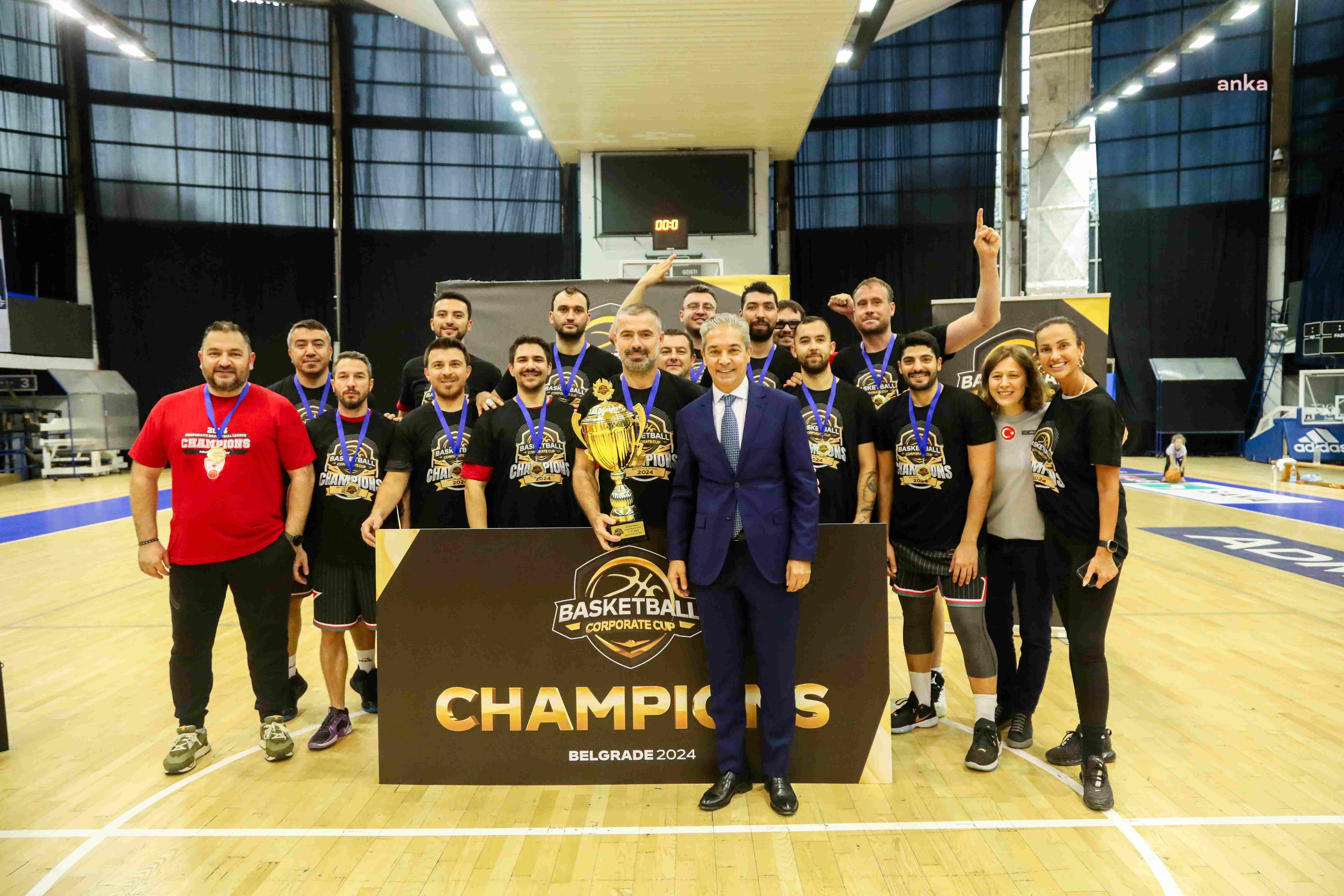 Yıldız Holding Basketbol Takımı, Belgrad’da şampiyon oldu