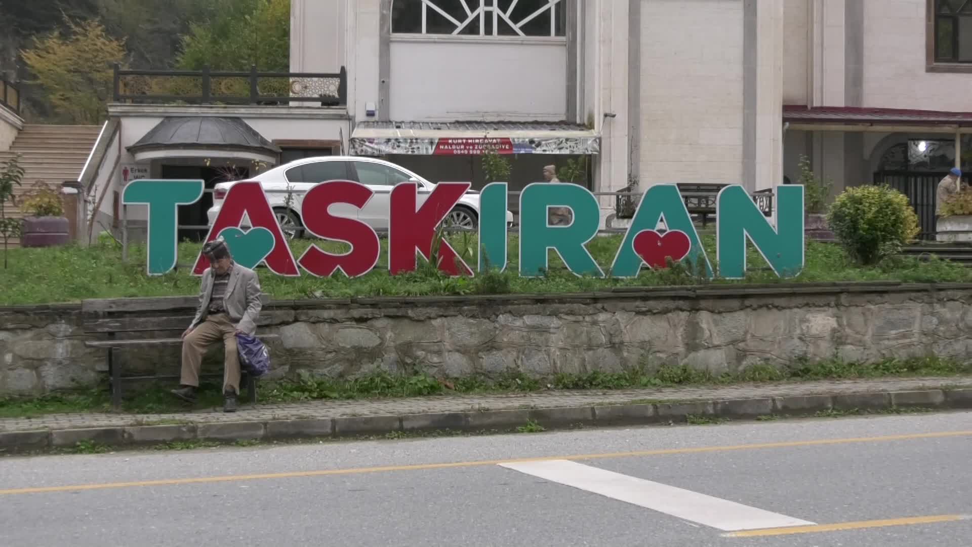 Uzungöl Turizmciler Derneği Başkanı Mehmet Keleş: "Uzungöl’deki HES projesini lütfen durdurun halk ile askerimizi karşı karşıya getirmeyin"