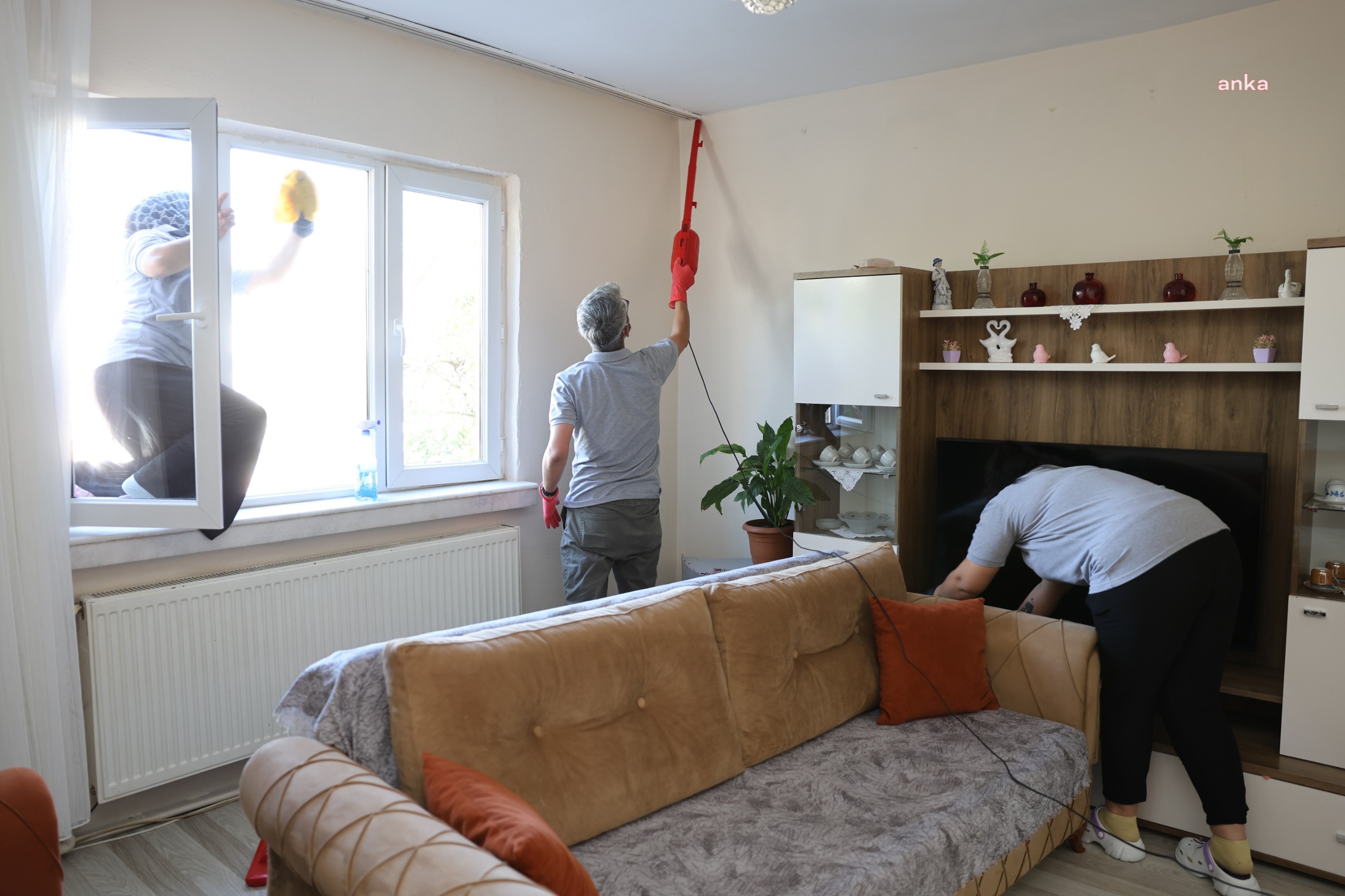 Eskişehir Büyükşehir Belediyesi’nin “Evde Temizlik” hizmeti devam ediyor