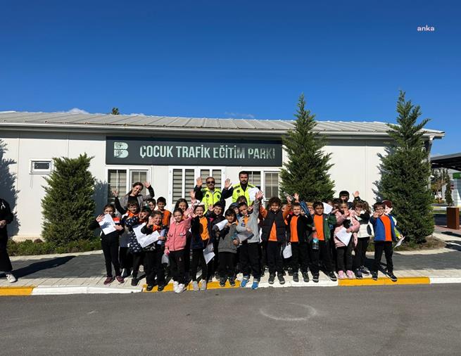 Balıkesir Büyükşehir Belediyesi'nden 900 öğrenciye trafik eğitimi